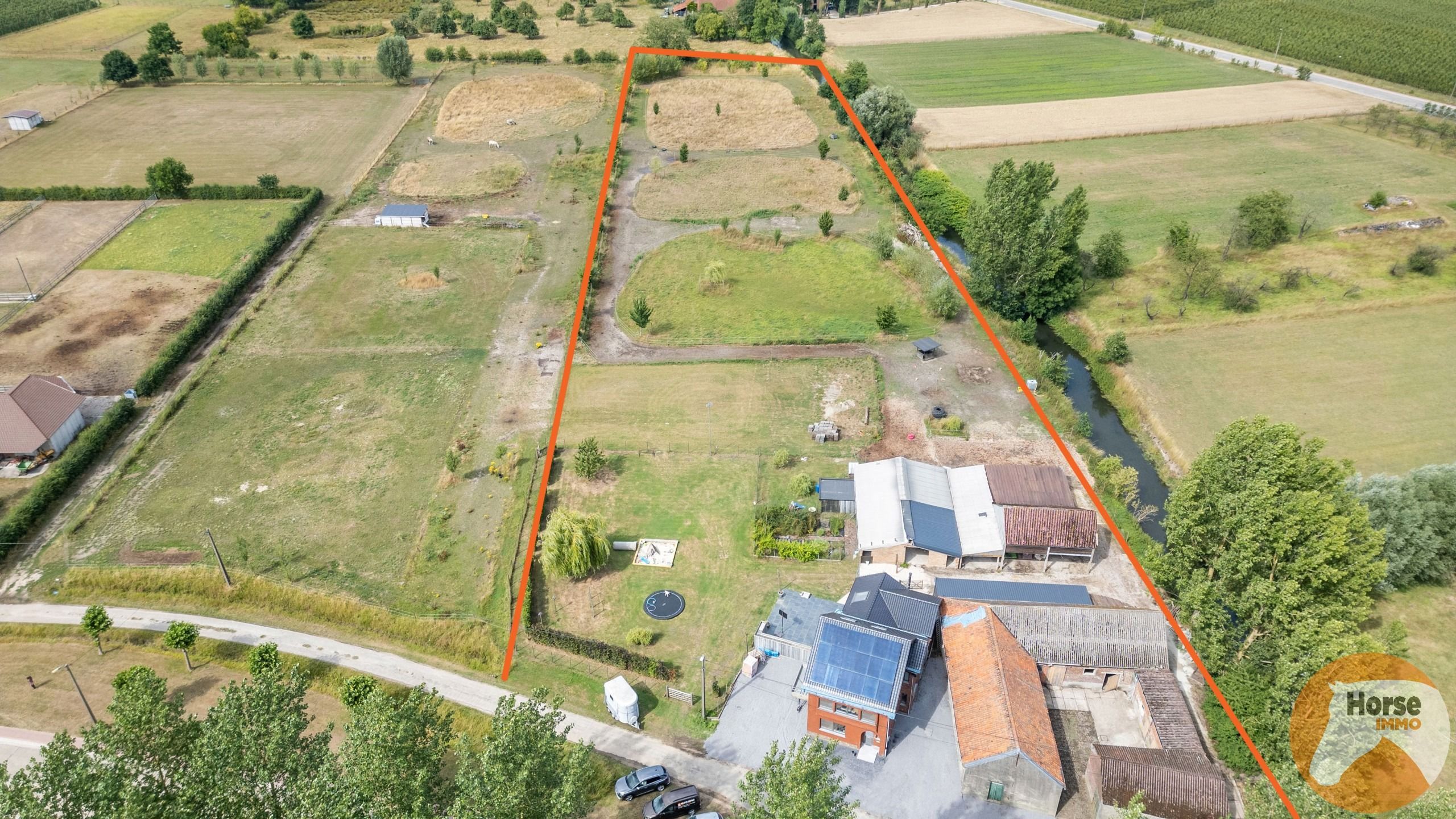 GEETBETS - Gerenoveerde woning met paardenfaciliteiten foto 2