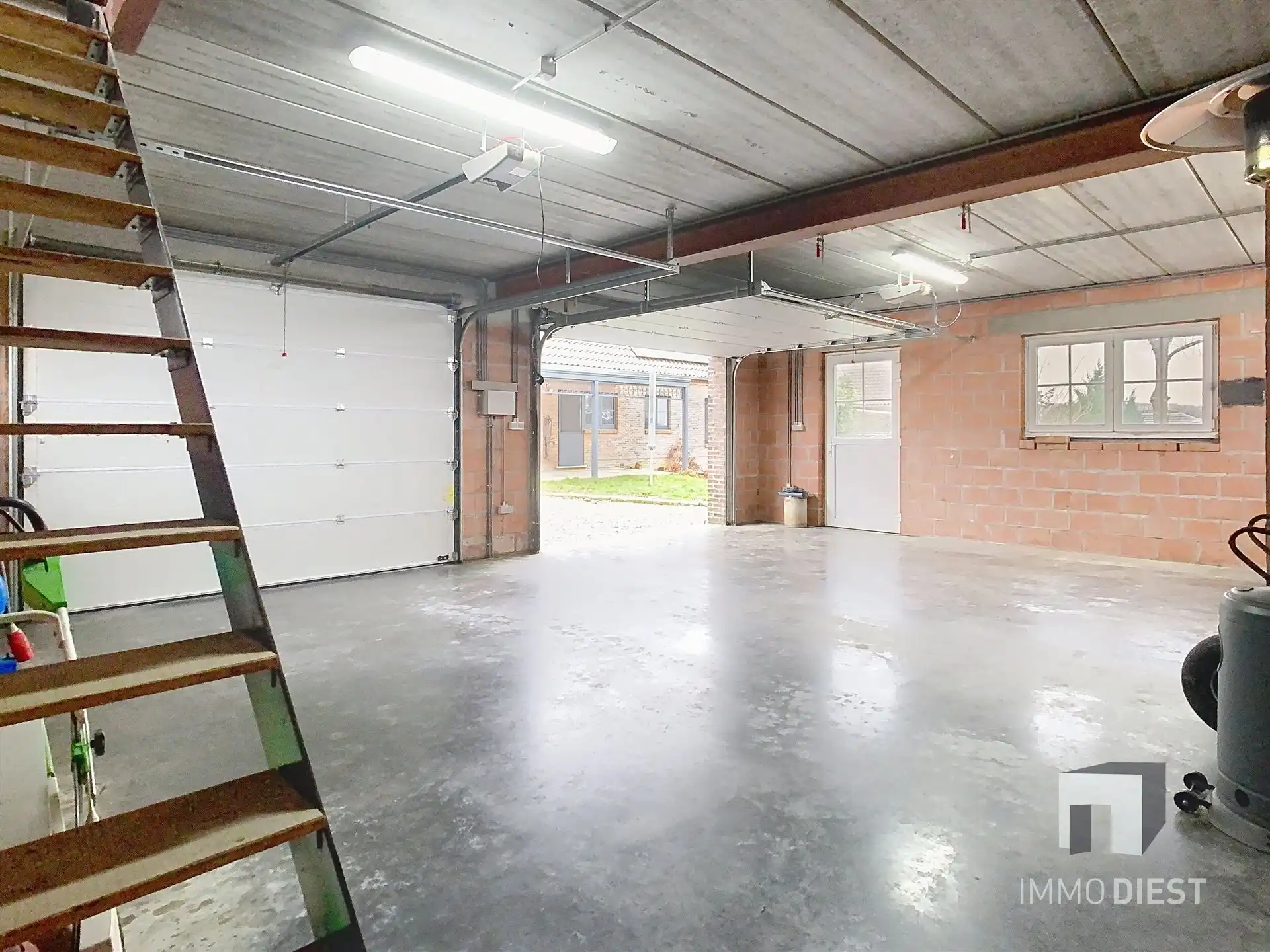 Instapklare woning op ca.53 are met bijgebouw met dubbele garage. EPC 104 kWh/m²/jaar (bijna A-label) foto 42