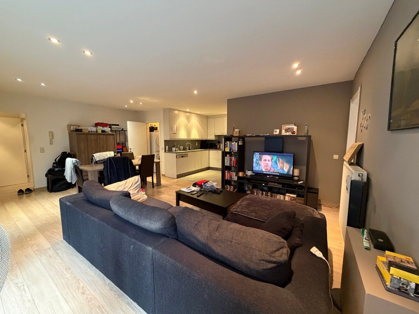 Gelijkvloers app. nabij het Carlos Dierickxplein te Asper. foto {{pictureIndex}}