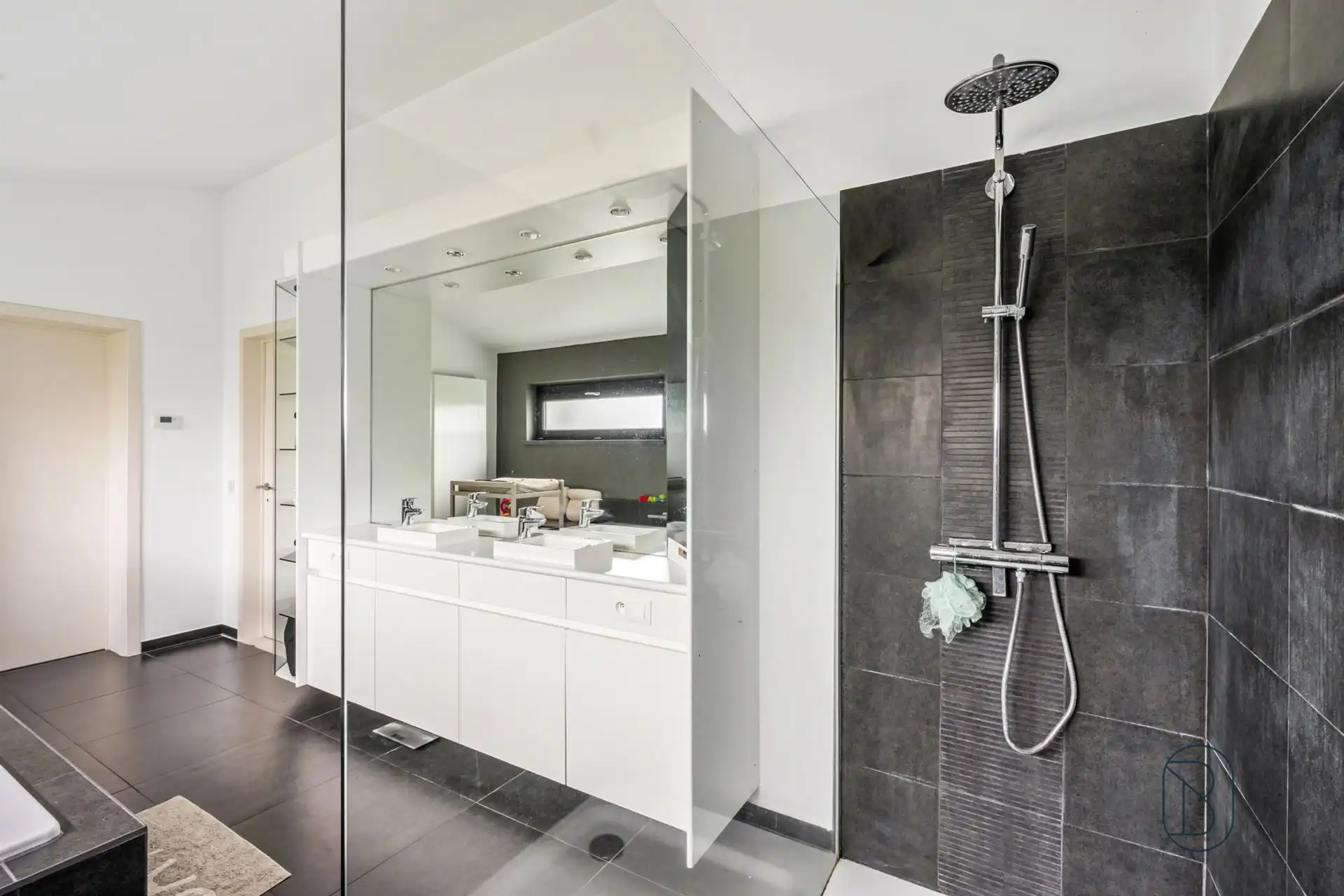 Instapklare woning aan de voet van het Kluisbos foto 23