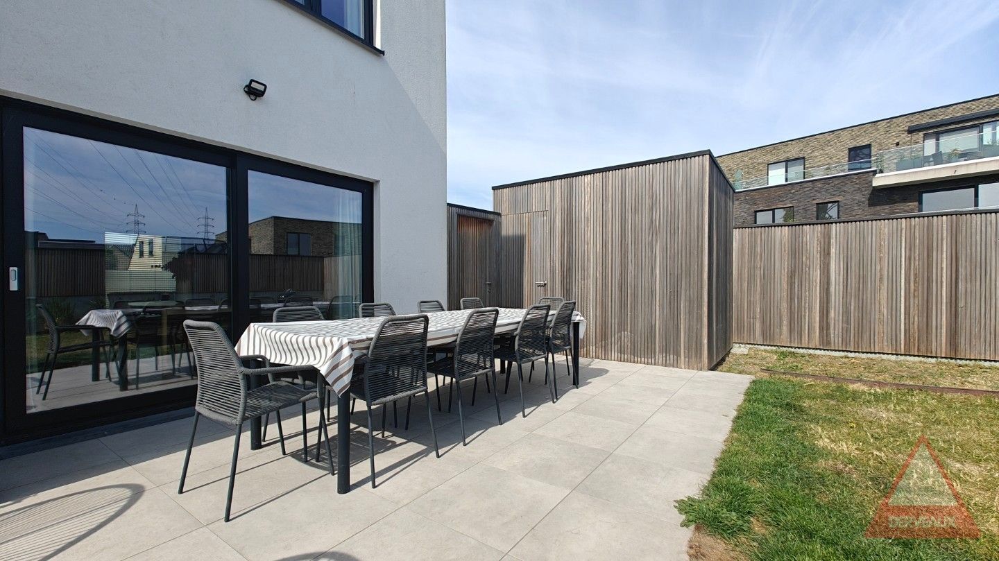 Roeselare – Instapklare halfopen nieuwbouwwoning met tuin en oprit foto 16