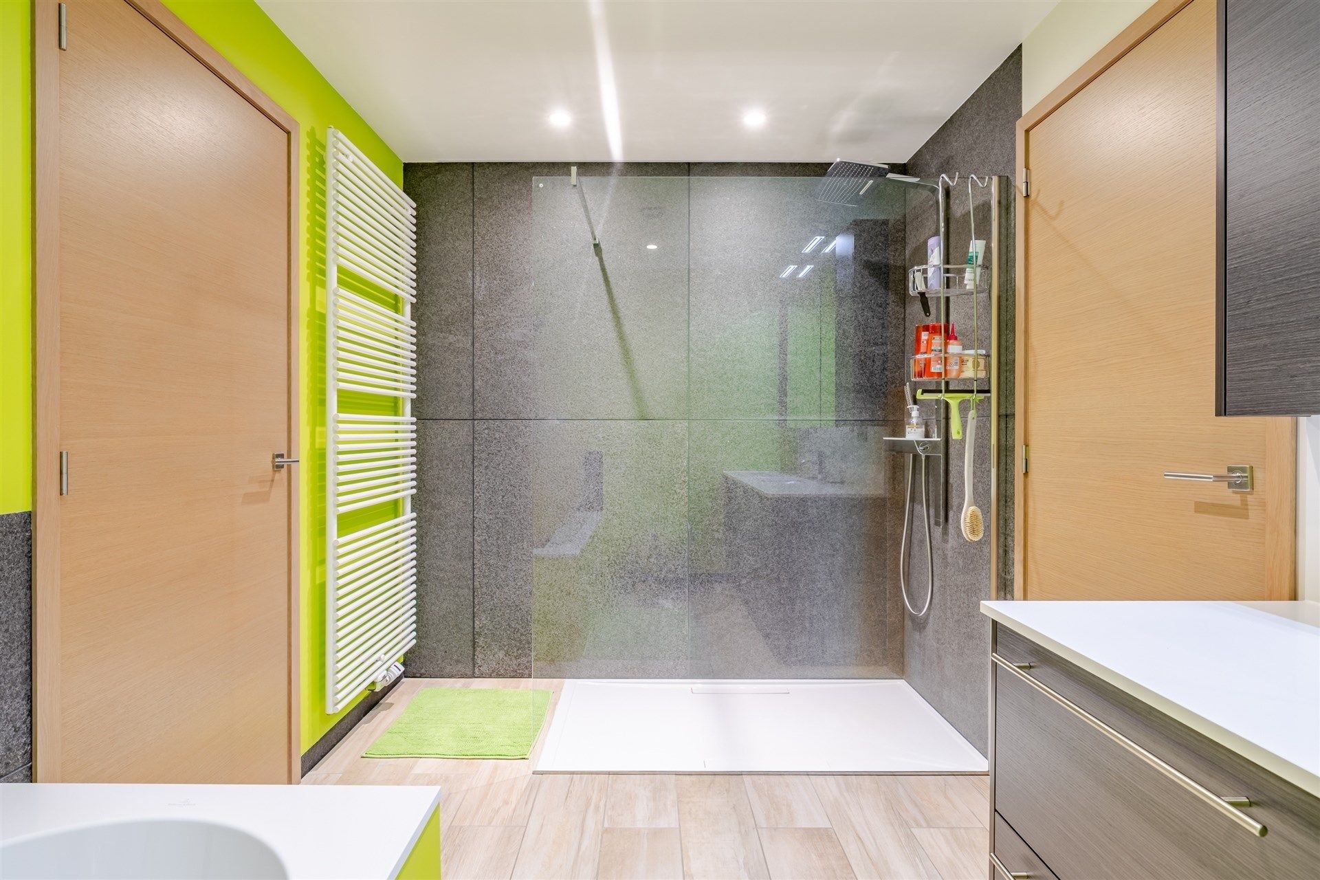 Topper!! Ruime lichtrijke woning, instapklaar! foto 13