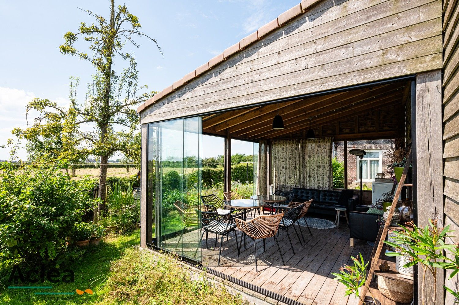 Unieke hoeve aan de Molenkreek in Sint-Margriete met vakantiewoningen en schuur foto 8