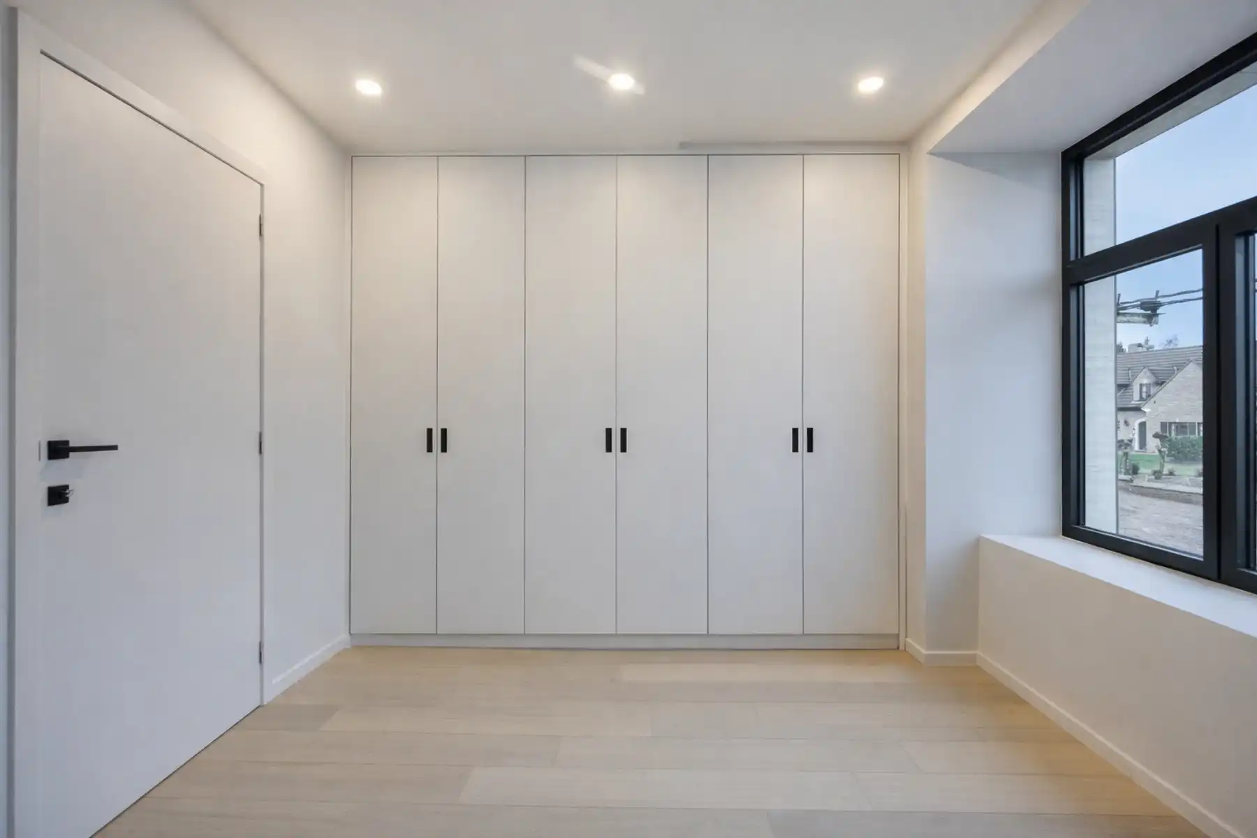 Stijlvol gerenoveerde woning met 3 slaapkamers  foto 17