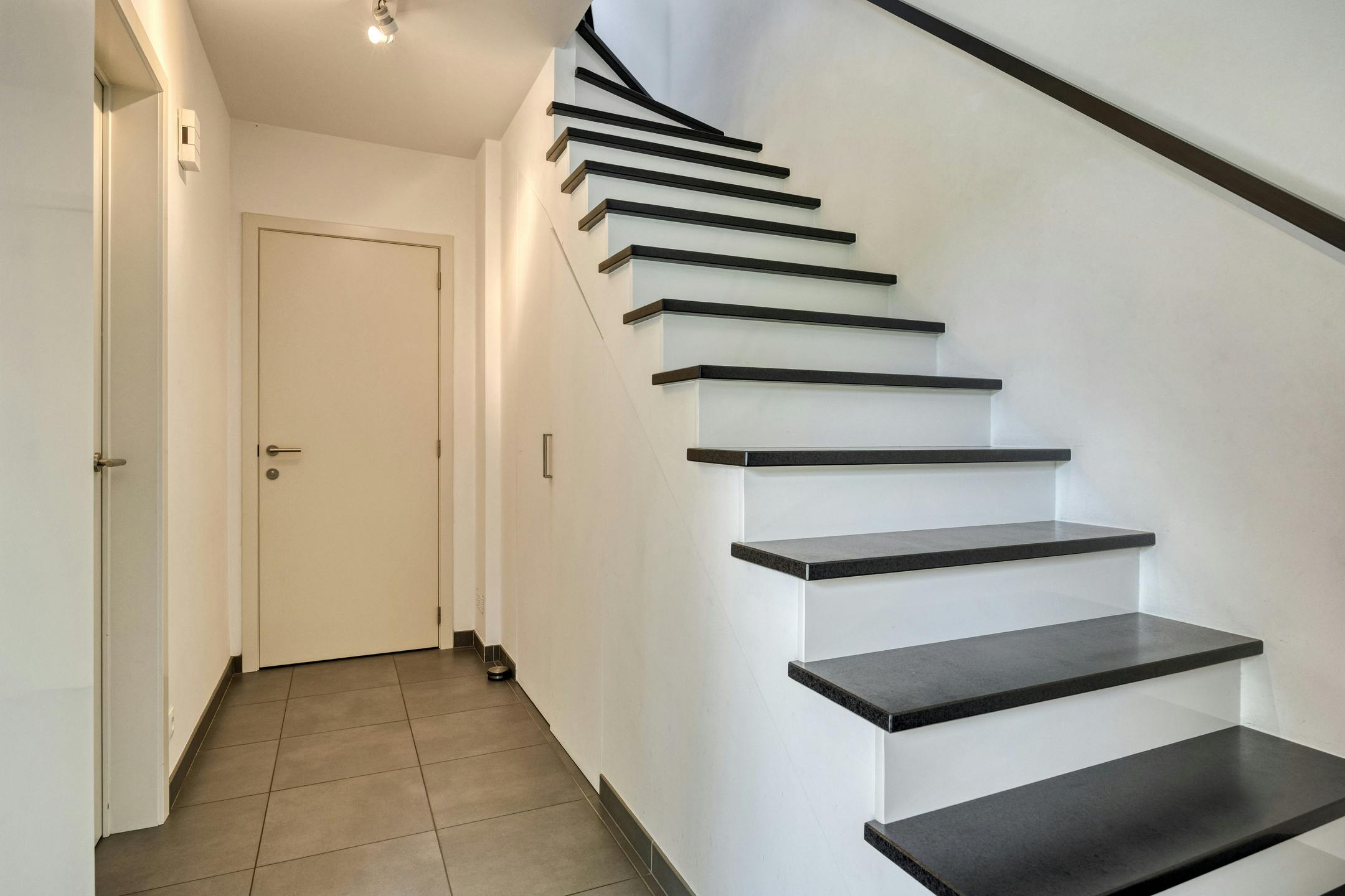 Instapklaar huis met 4 slaapkamers te koop in Gooreind! foto 6
