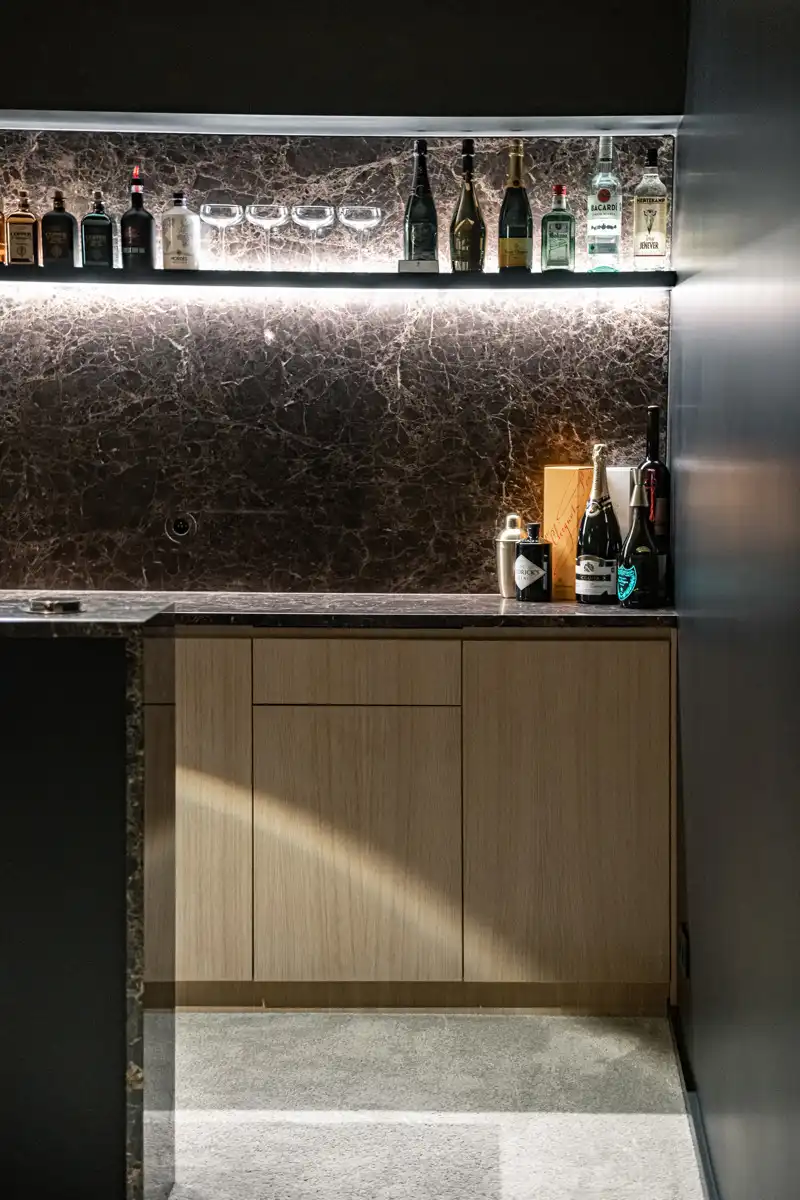 Exclusieve instapklare woning met zwembad en open groenzicht foto 36