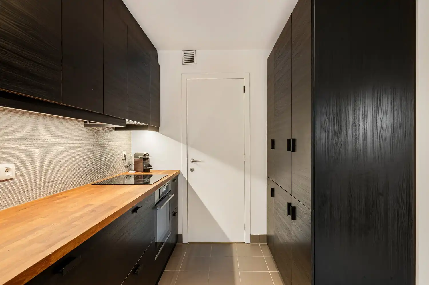 Instapklaar gelijkvloers appartement in het centrum van Beerzel. foto 18