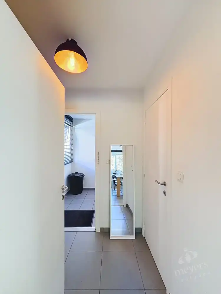 Veelzijdig handelspand met bovenliggend appartement en afzonderlijke tuinen in Heusden-Zolder foto 13