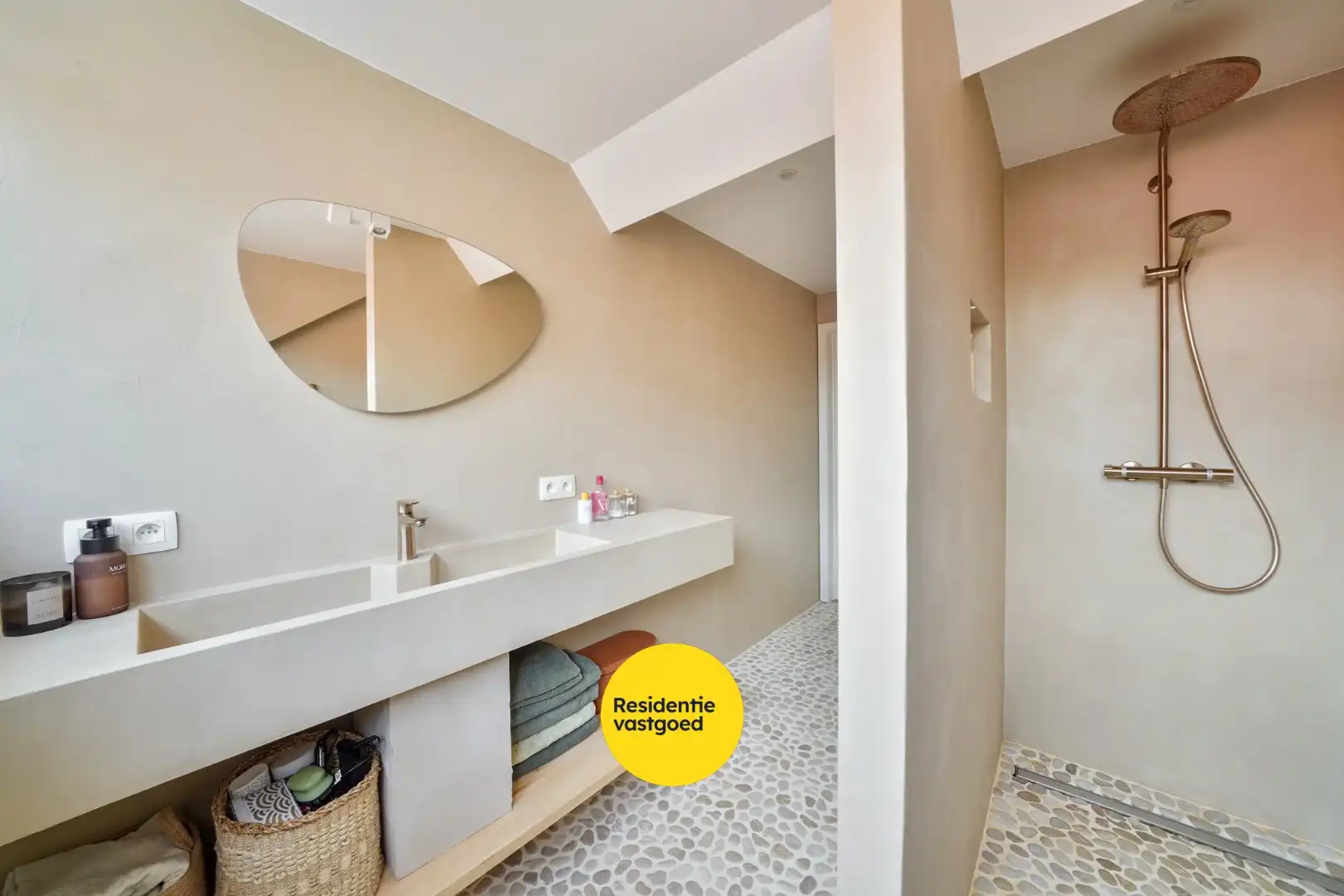 Stijlvol gerenoveerd appartement met karakter in het historisch centrum van Oostende foto 17