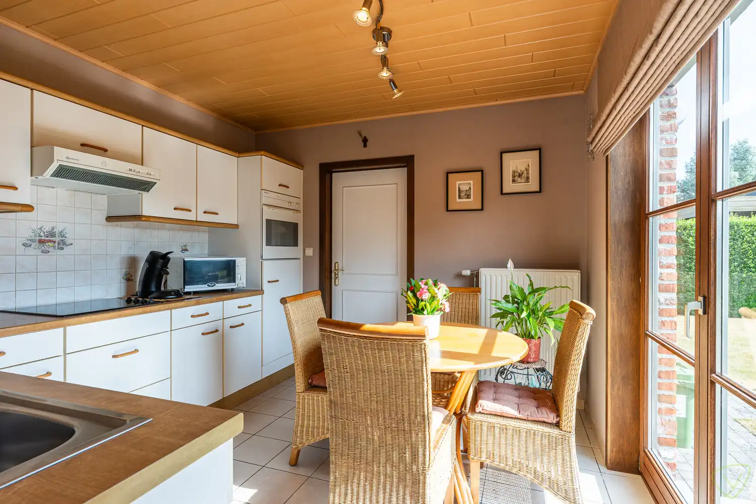 Zeer goed onderhouden alleenstaande woning gelegen in een residentiële wijk te Watervliet foto 7