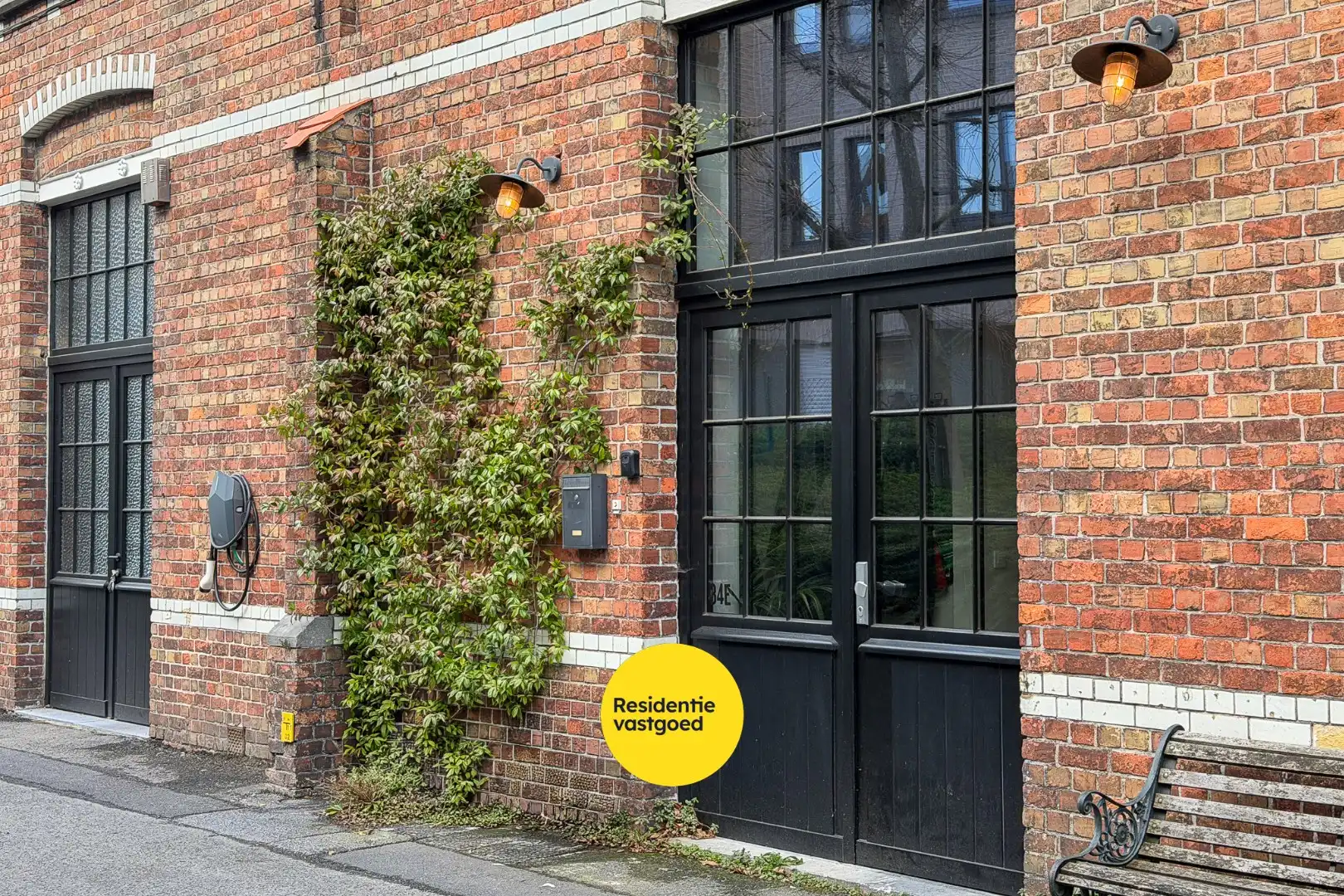 Unieke woning in voormalige borstelfabriek - karakter en comfort in perfecte harmonie! foto 2