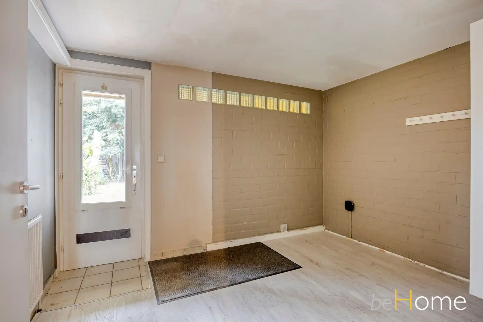 TE KOOP - Ruime 2-gevelwoning met praktijkruimte en uitzonderlijk potentieel in het hart van Merchtem foto 12