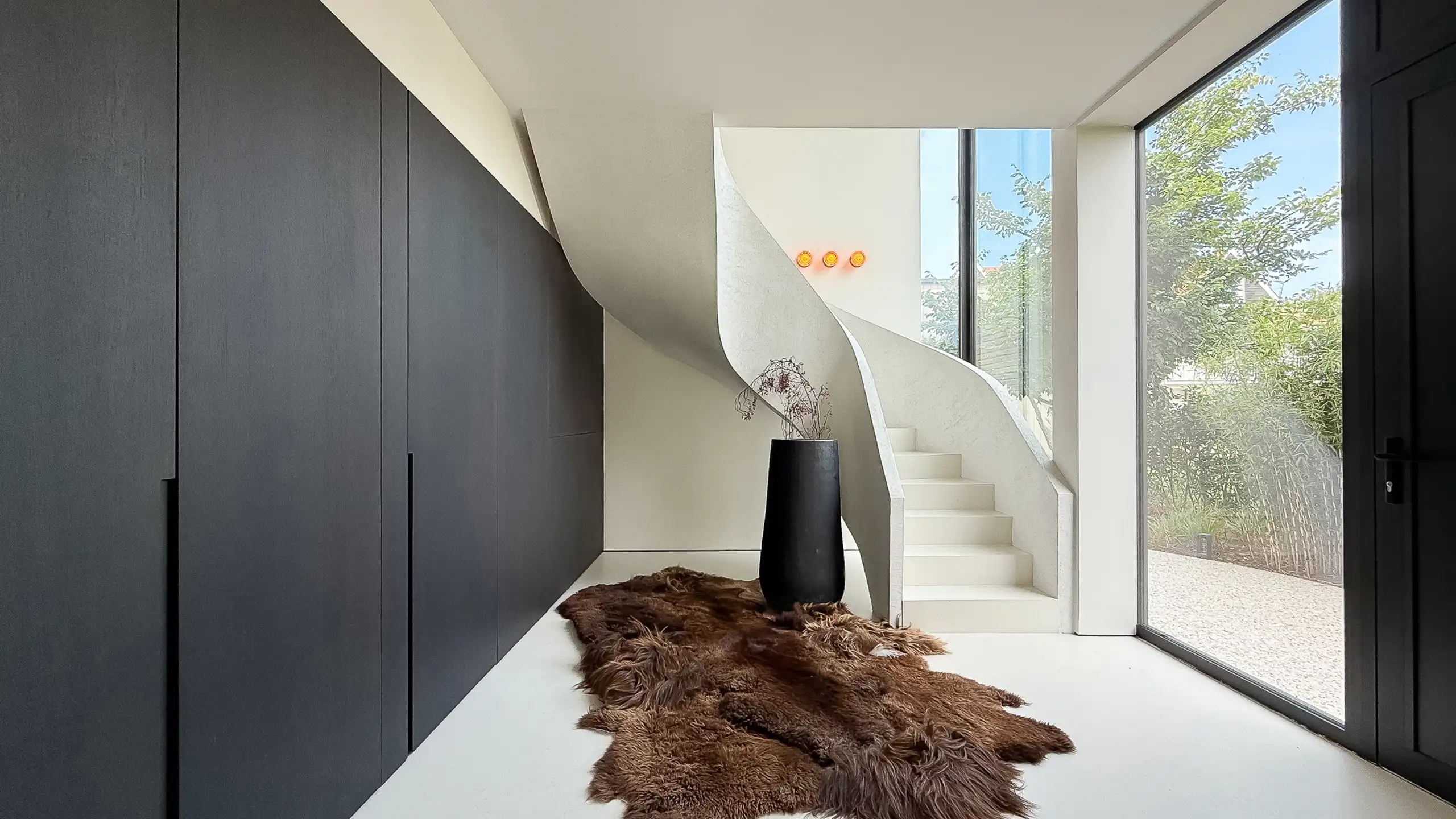 Nieuwbouwvilla met zonovergoten tuin en zwembad -Duinenwater foto 8