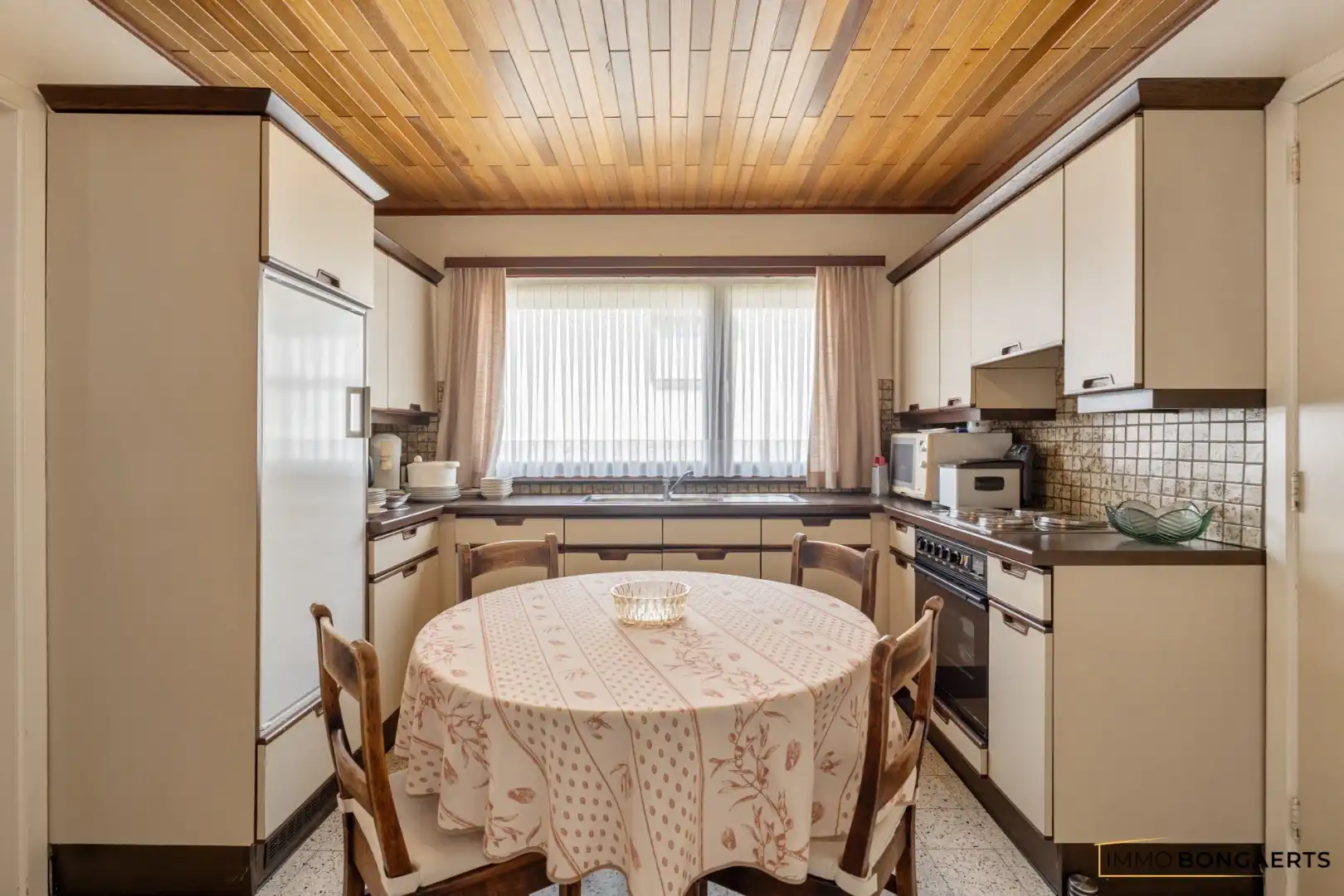 Rustig gelegen bungalow op een mooi perceel van 9 are foto 8