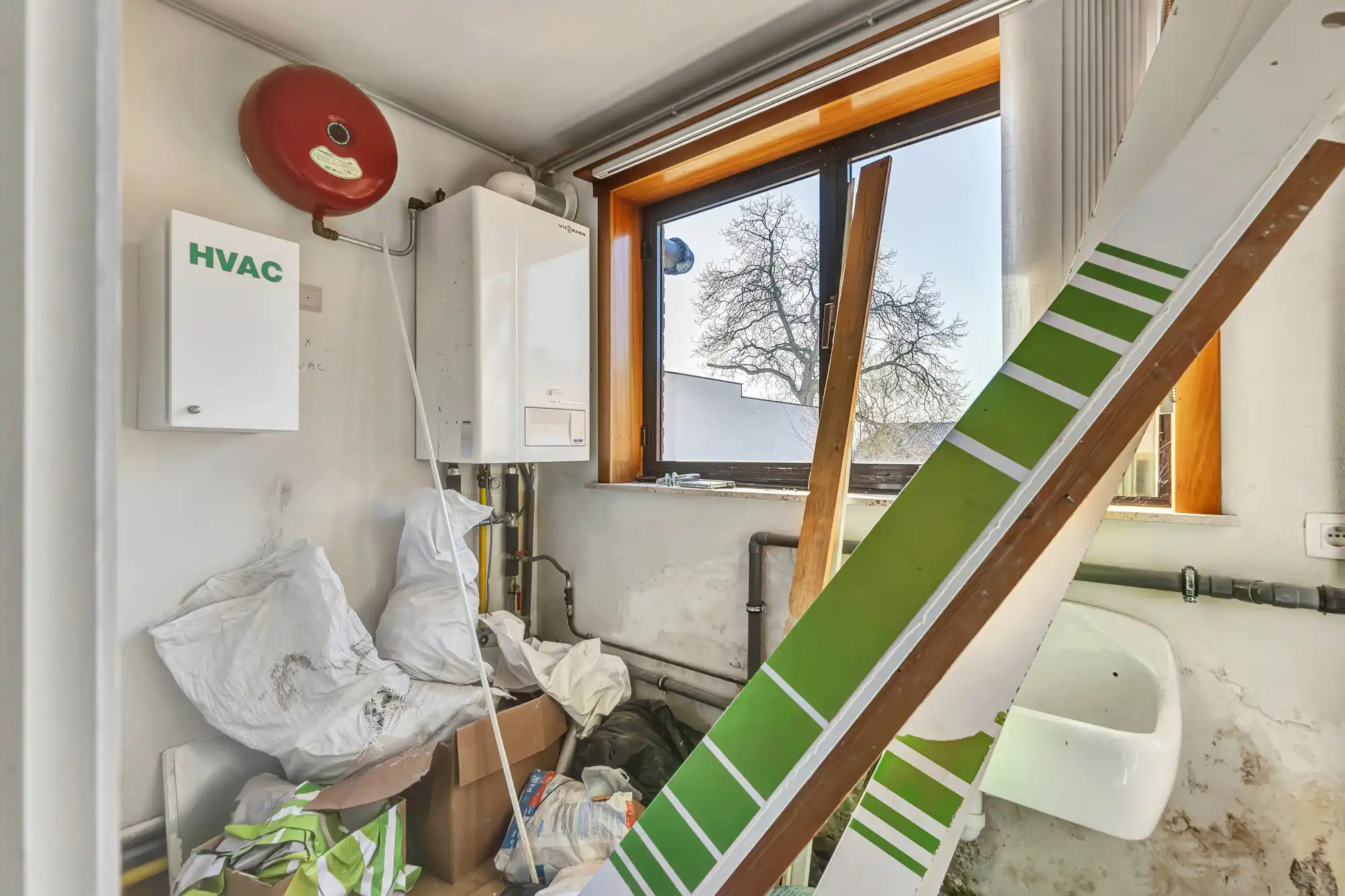 Ruim handelspand met ingebouwde kluis te koop in Moorsel foto 9