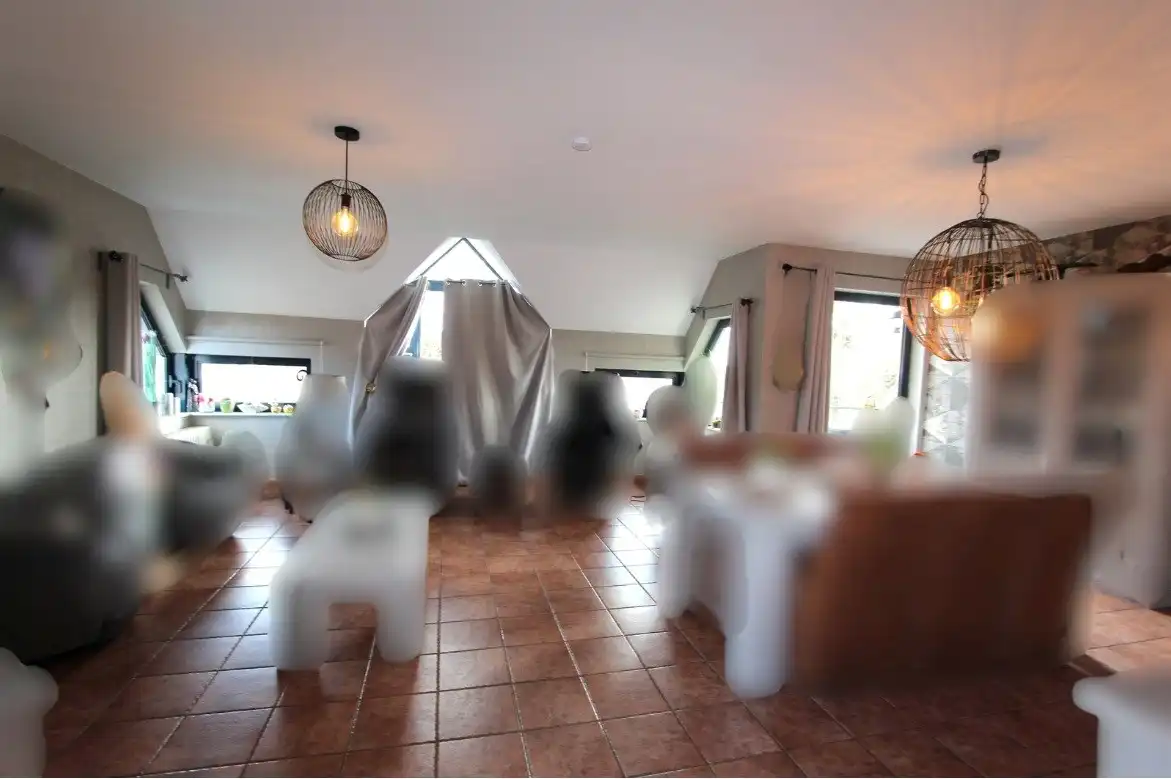 RUIM APPARTEMENT (124²) MET GARAGE - PRACHTIG GELEGEN foto 6