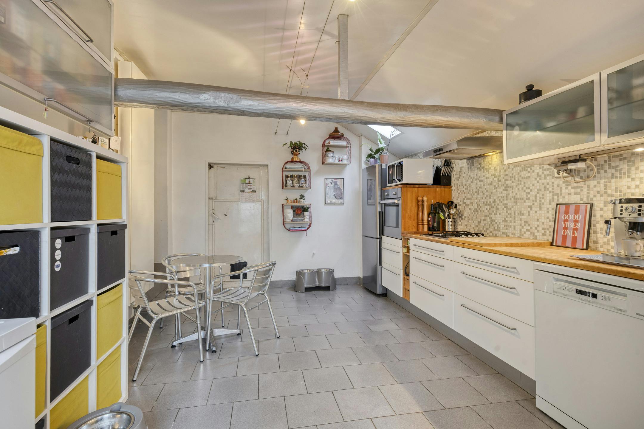 Charmante woning met potentieel te koop in Steenokkerzeel foto 6