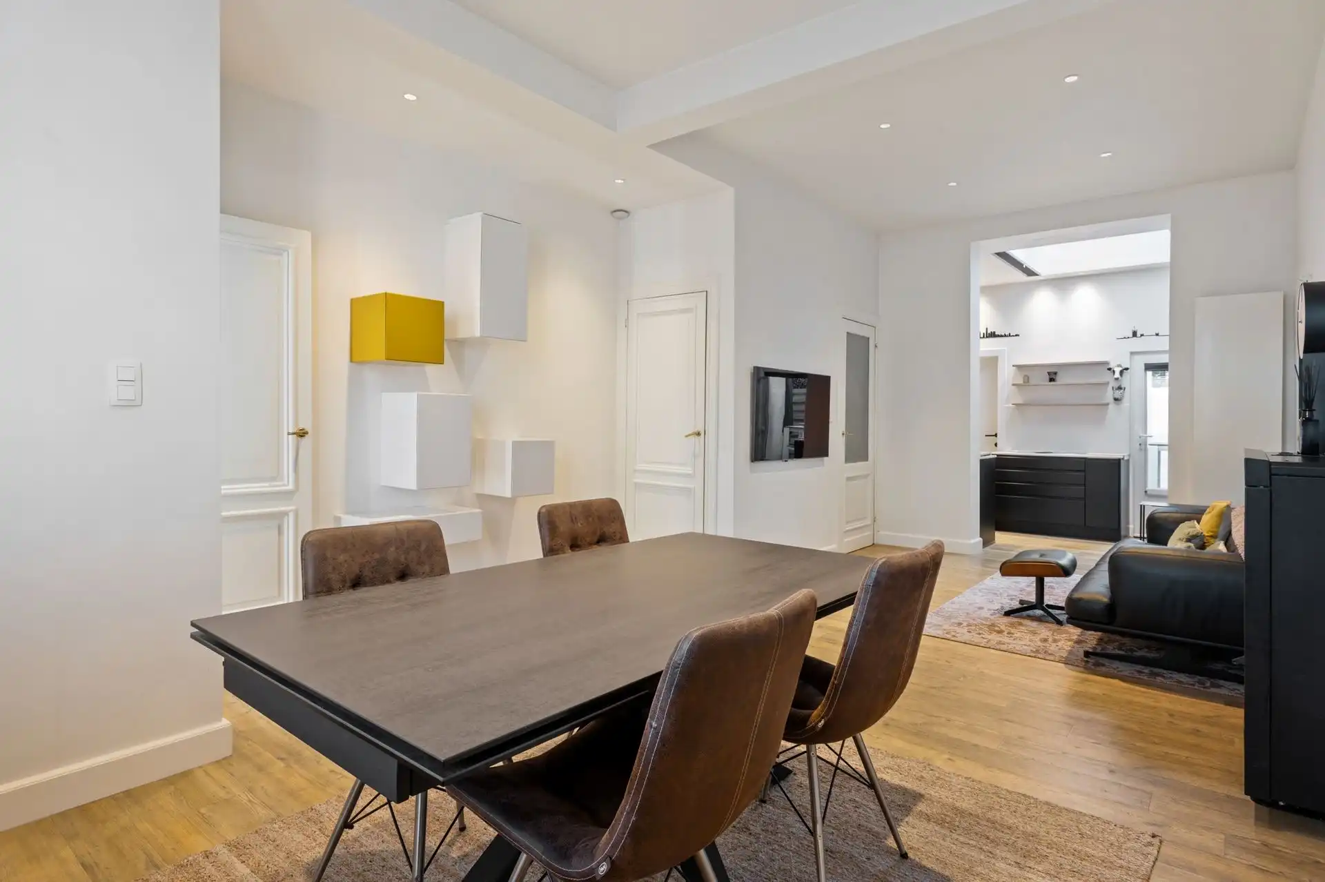 CENTRAAL GELEGEN WONING MET 3 SLPK foto 5