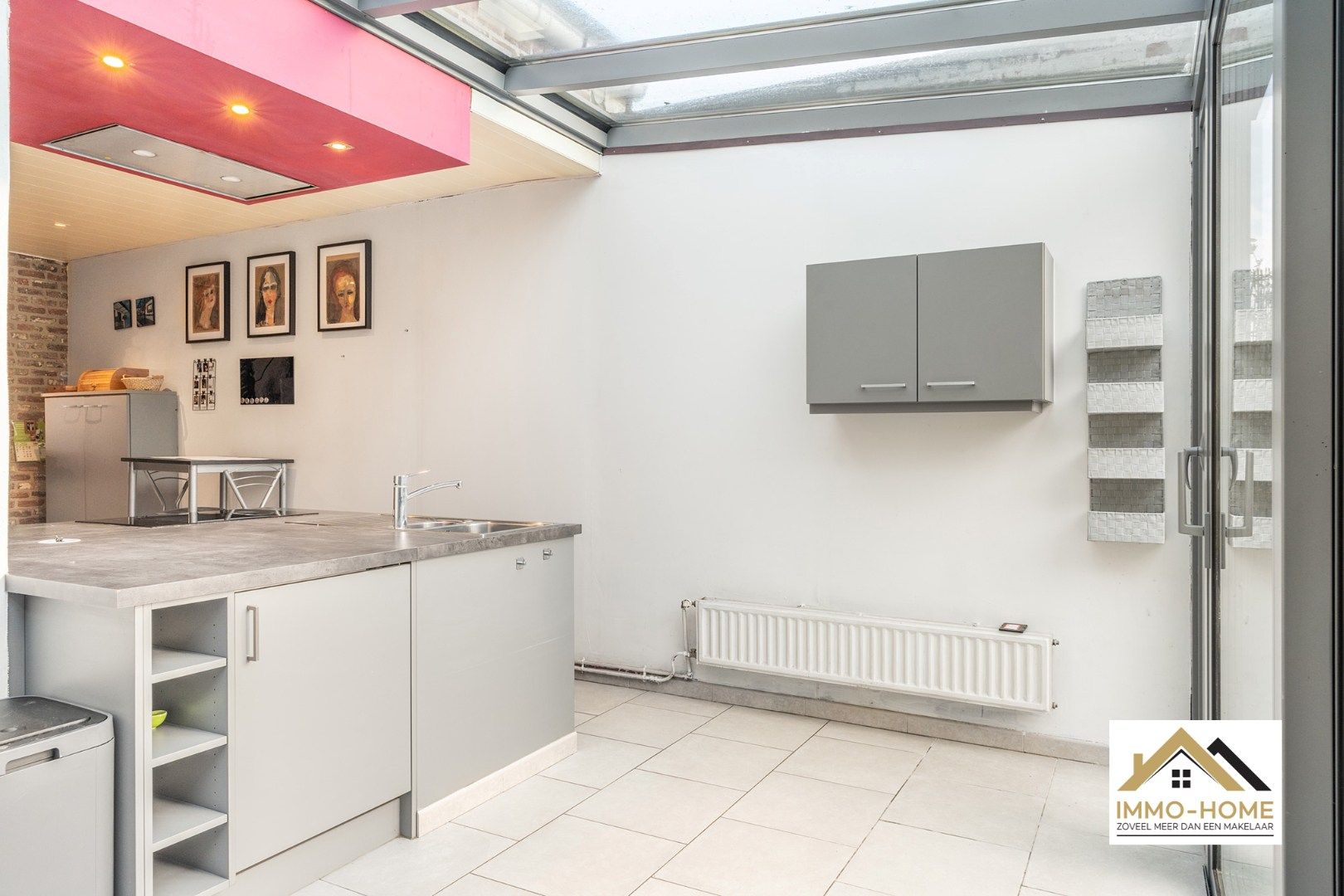 Lichtrijke halfopen bebouwing op toplocatie foto 6