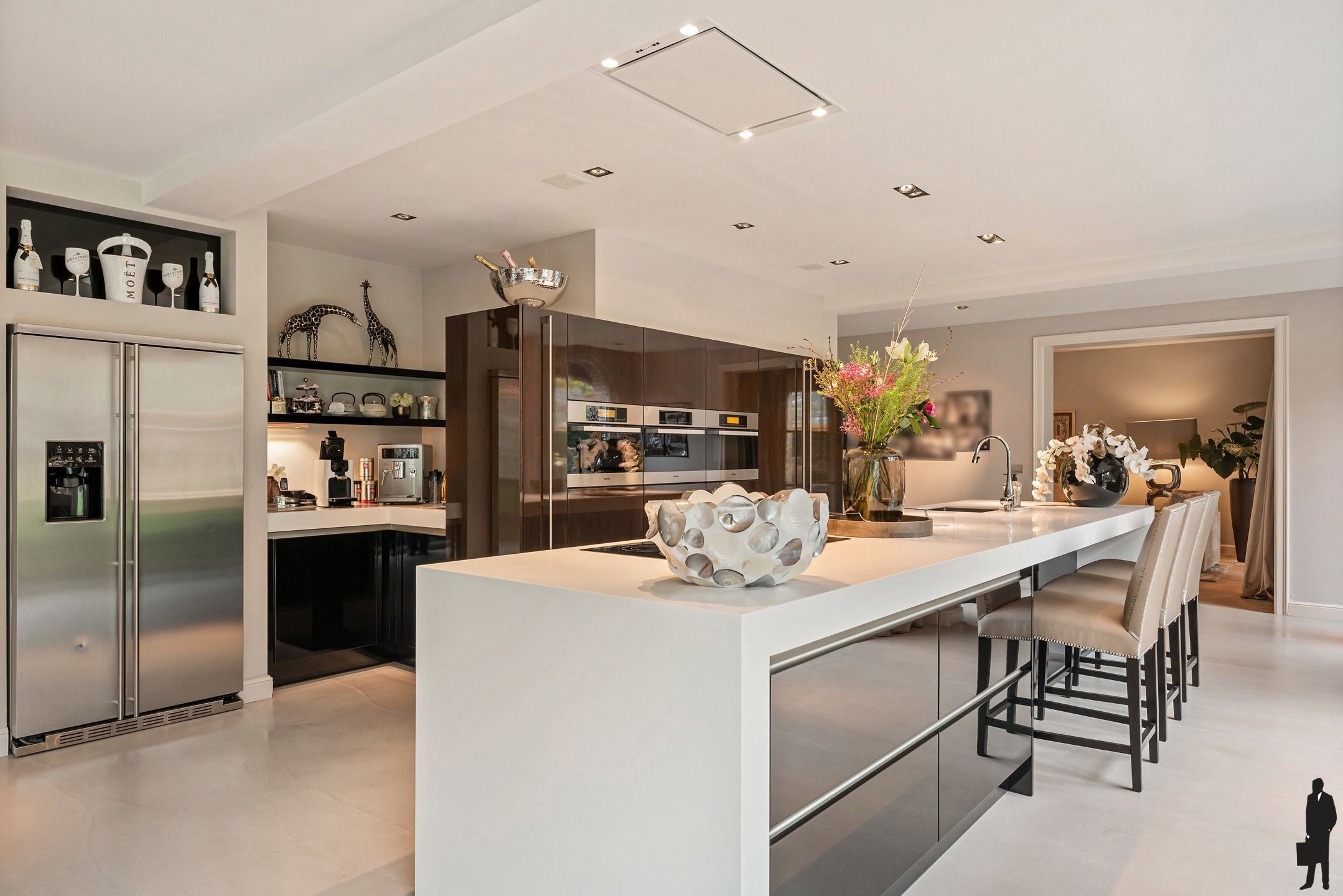 Villa van 600 m² met o.a. 4 slpk. en 3 badk.  foto 6