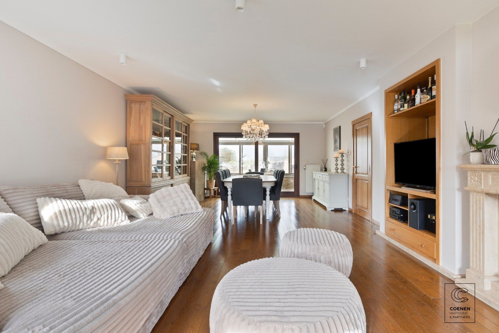 Instapklare gezinswoning met 4 à 5 slaapkamers op een rustige ligging te Oostmalle! foto 4