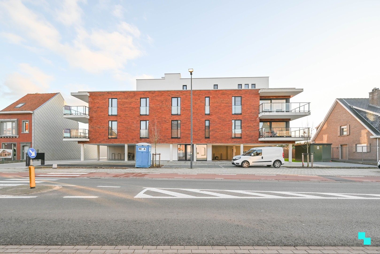 hoekappartement met aangenaam terras foto 3