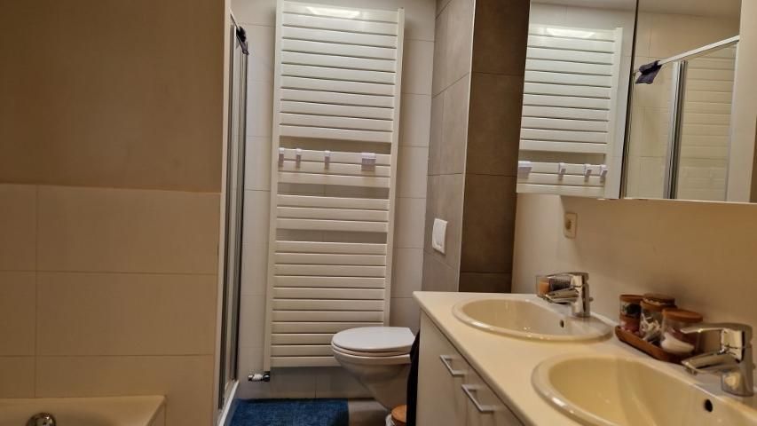 Ruim, energiezuinig DUPLEXAPPARTEMENT met 2slaapkmers, mooie leeefruuimten, terras en parking. foto 31