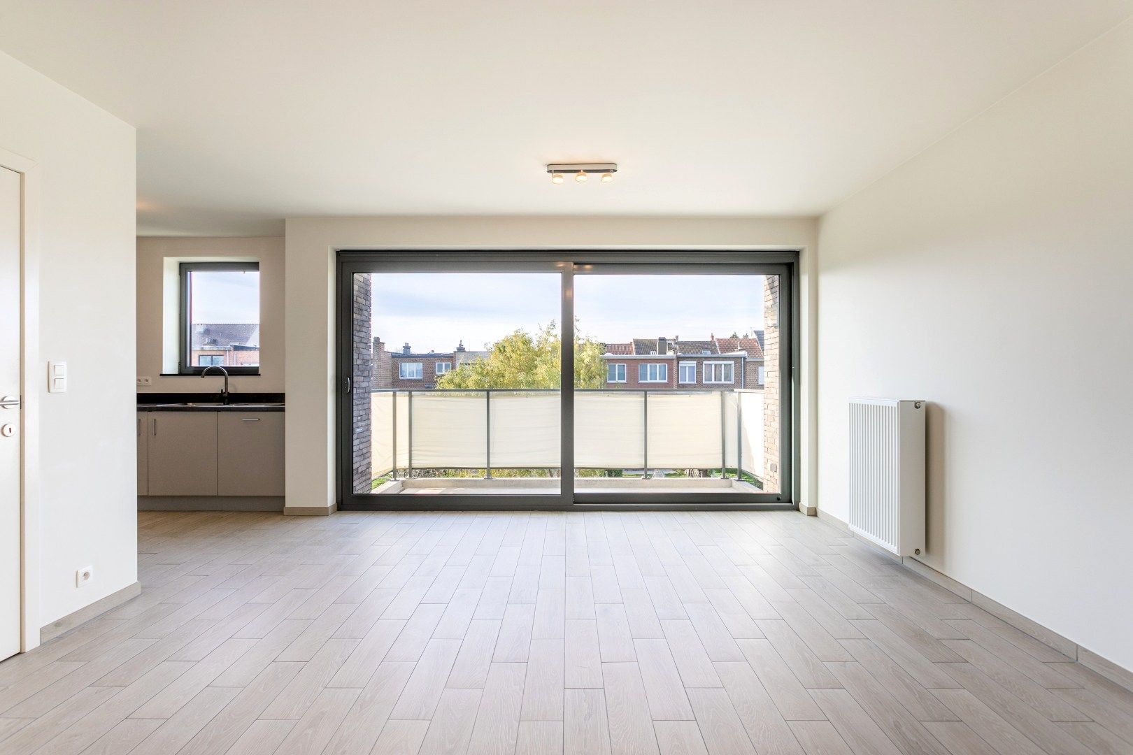 Energiezuinig app te huur, met 2 slpks, terras, autostaanplaats en kelder foto {{pictureIndex}}