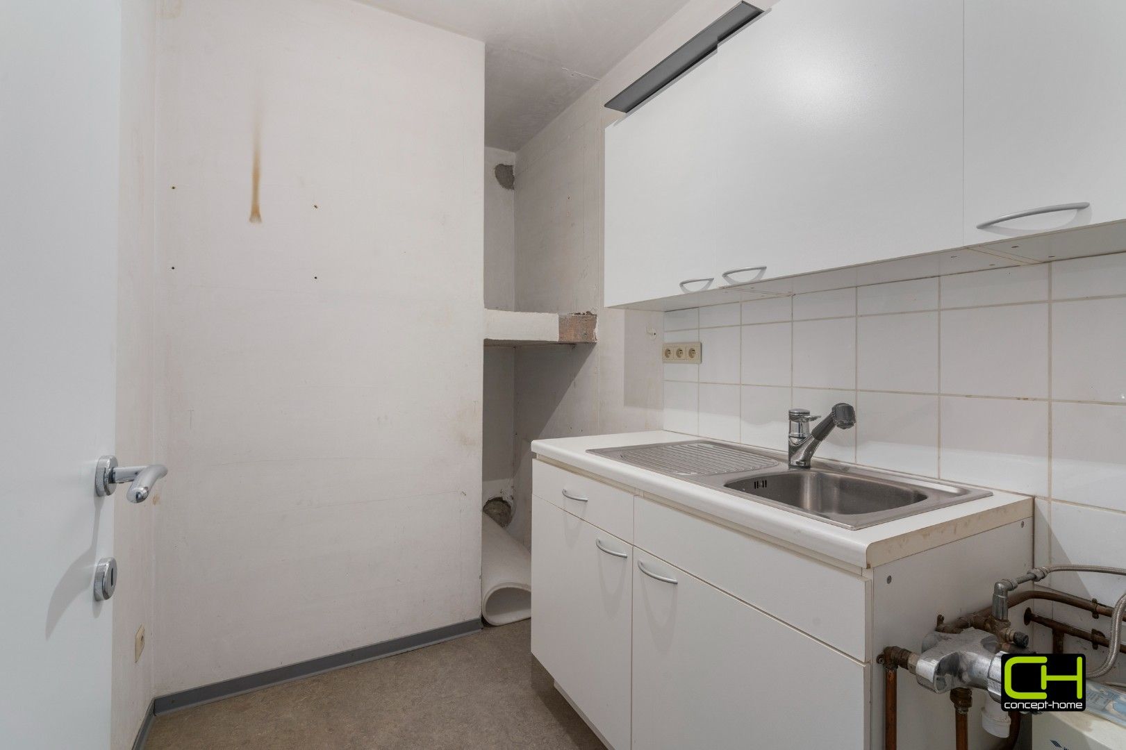 Villa met woonst en praktijkruimte te koop in Beke foto 17