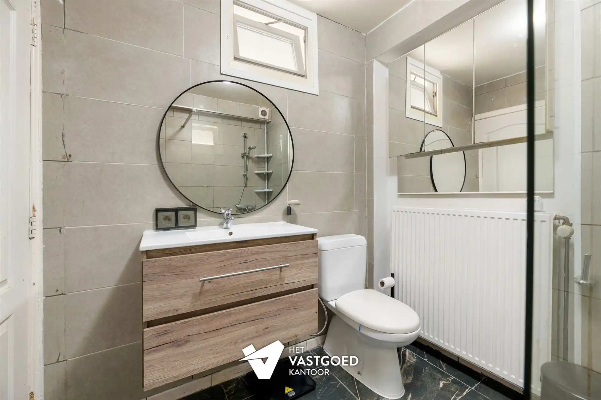 RECENT GERENOVEERDE WONING (172M²) MET 3 SLAAPKAMERS EN GEZELLIGE STADSTUIN TE MOLENSTEDE foto 9