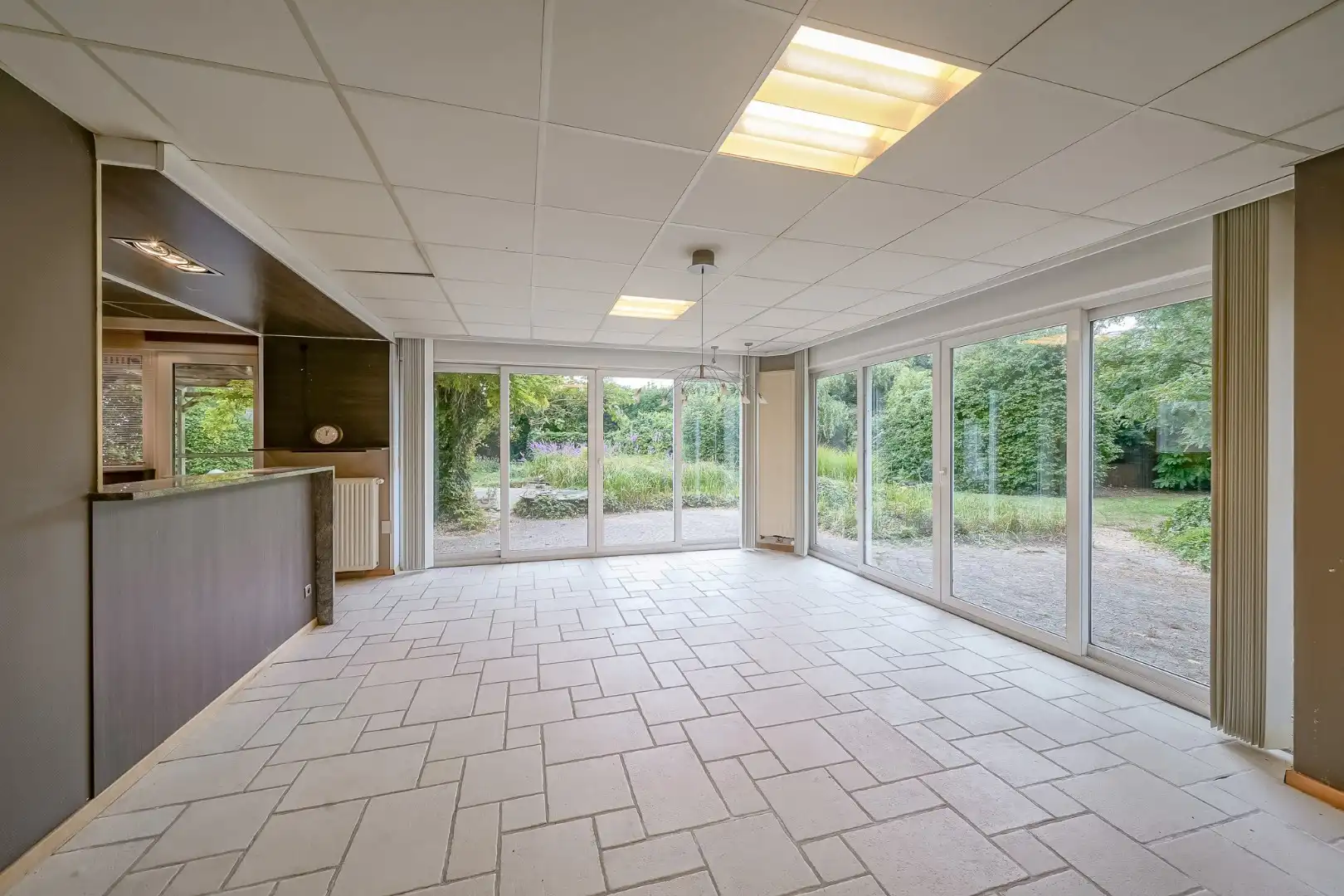 Winkelruimte met magazijn en woonst te Oostende foto 23