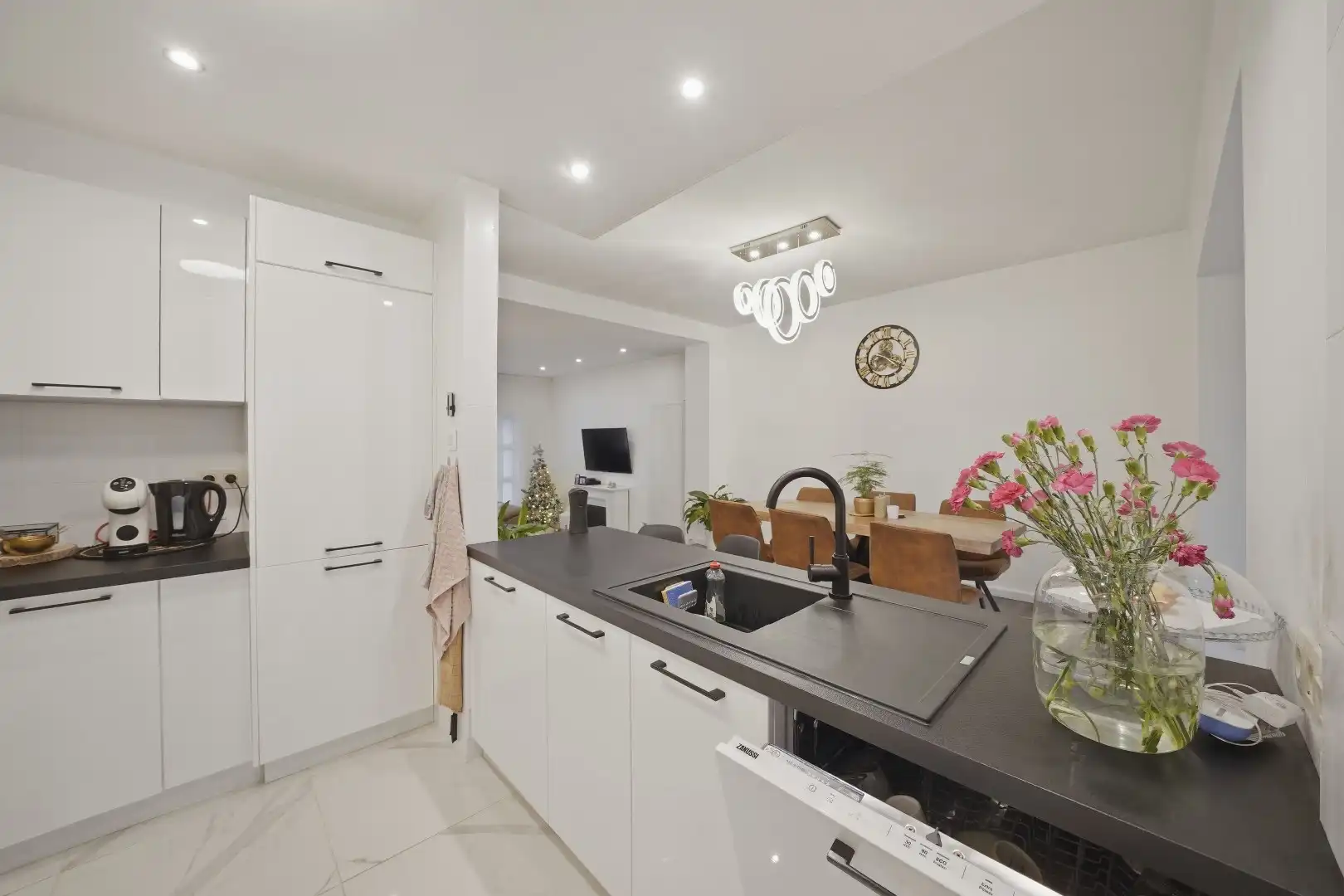 Instapklare woning met diepe tuin te Oostende foto 8