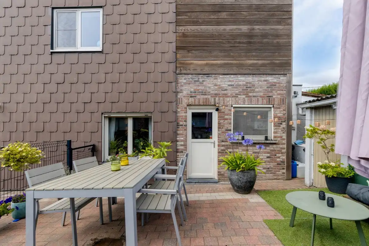 Charmante driegevelwoning foto 13