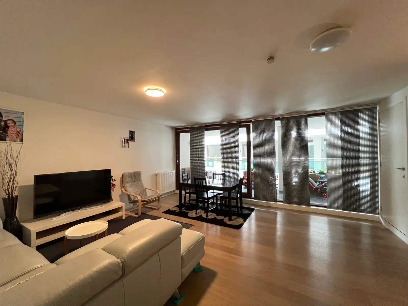 Modern appartement met 2 slpks, terras en autostaanplaats foto 4