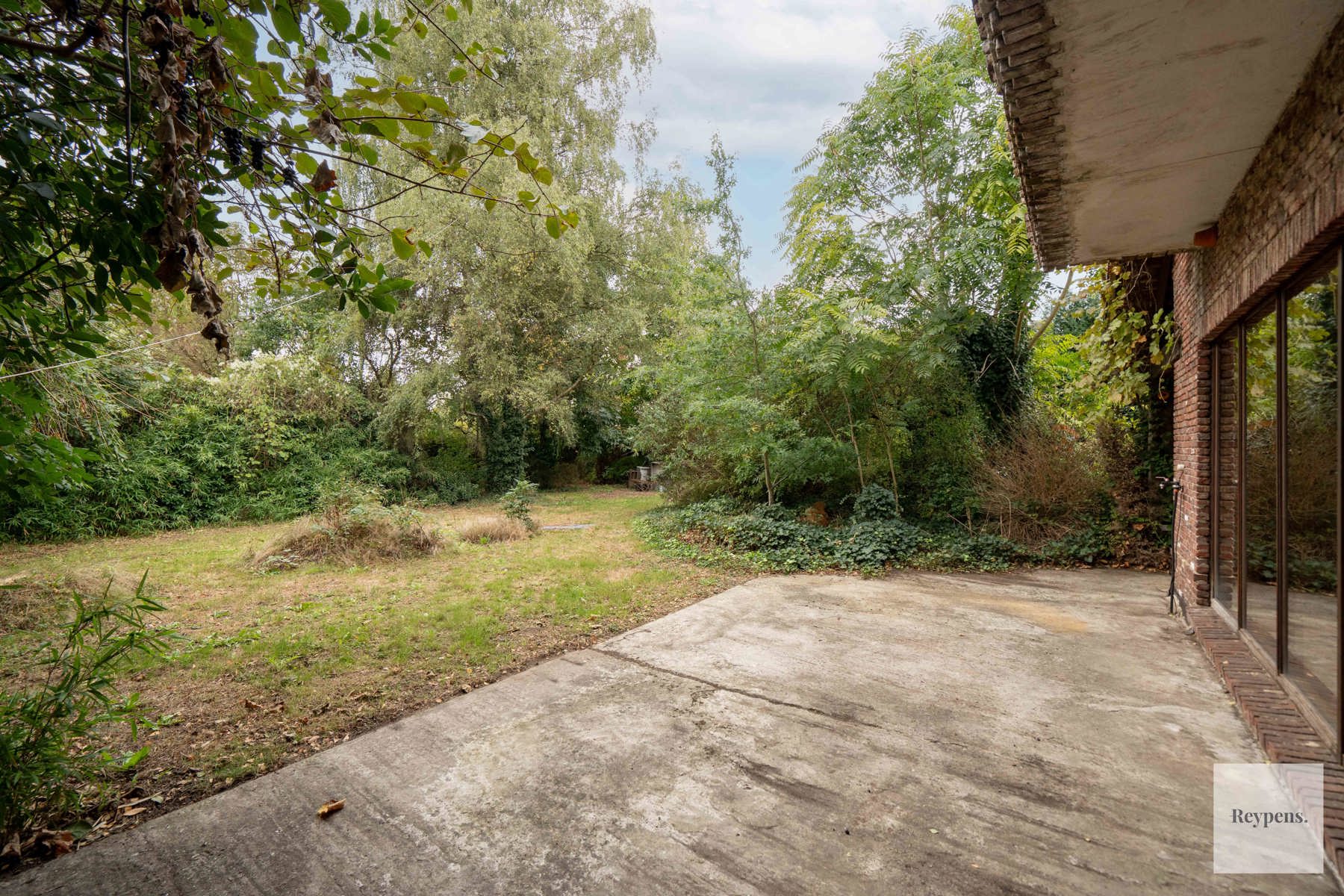 Prachtige landelijke stijlvilla met grote parktuin foto 27