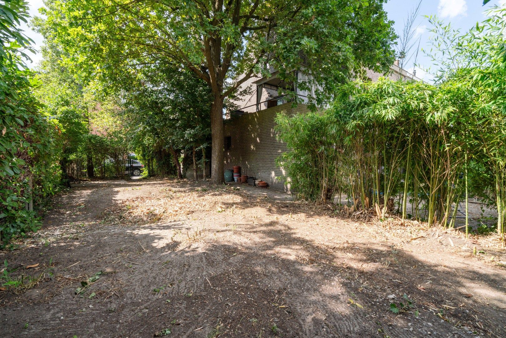 Architecturale woning met garage en ruime tuin! foto 17