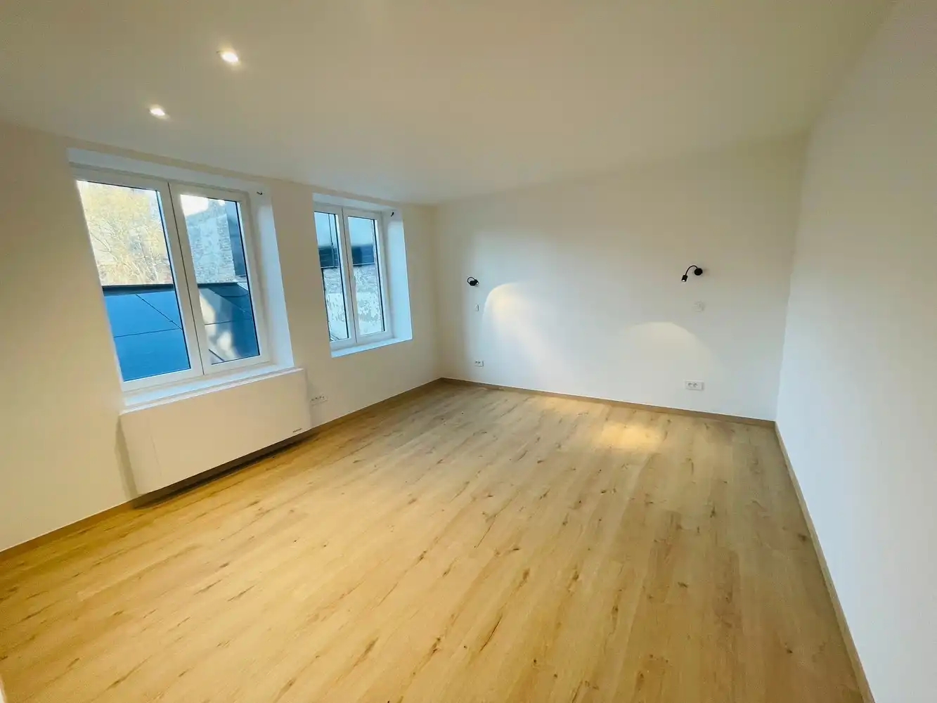 EXCLUSIEF WONEN in Brugge centrum, met zicht op de REIEN, ENERGIEZUINIG  TOTAAL GERENOVEERD BURGERSHUIS met 6 slaapkamers en, 3 nieuwe badkamers , stadspatio. foto 13
