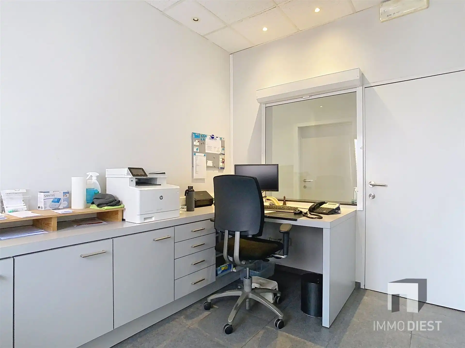 Opgedeeld handelspand in het centrum van Tessenderlo foto 7