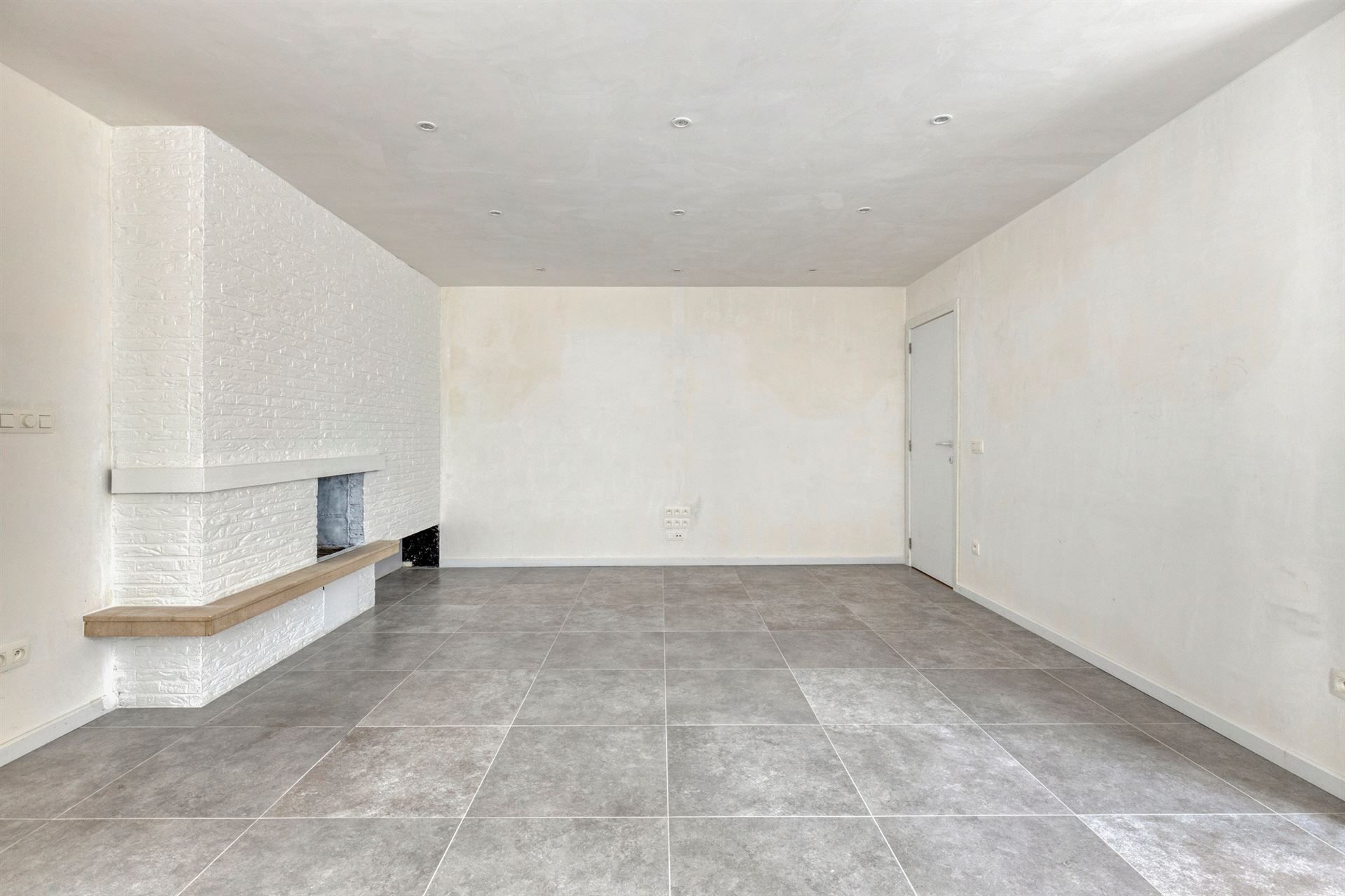 Vernieuwbouw appartement 2025 met aparte privatieve toegang foto 3