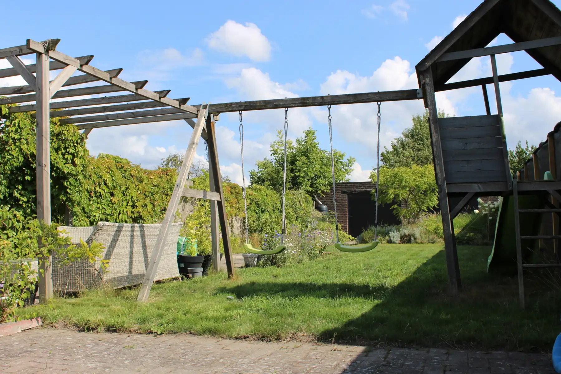 Gerenoveerde woning met 6 slaapkamers foto 4