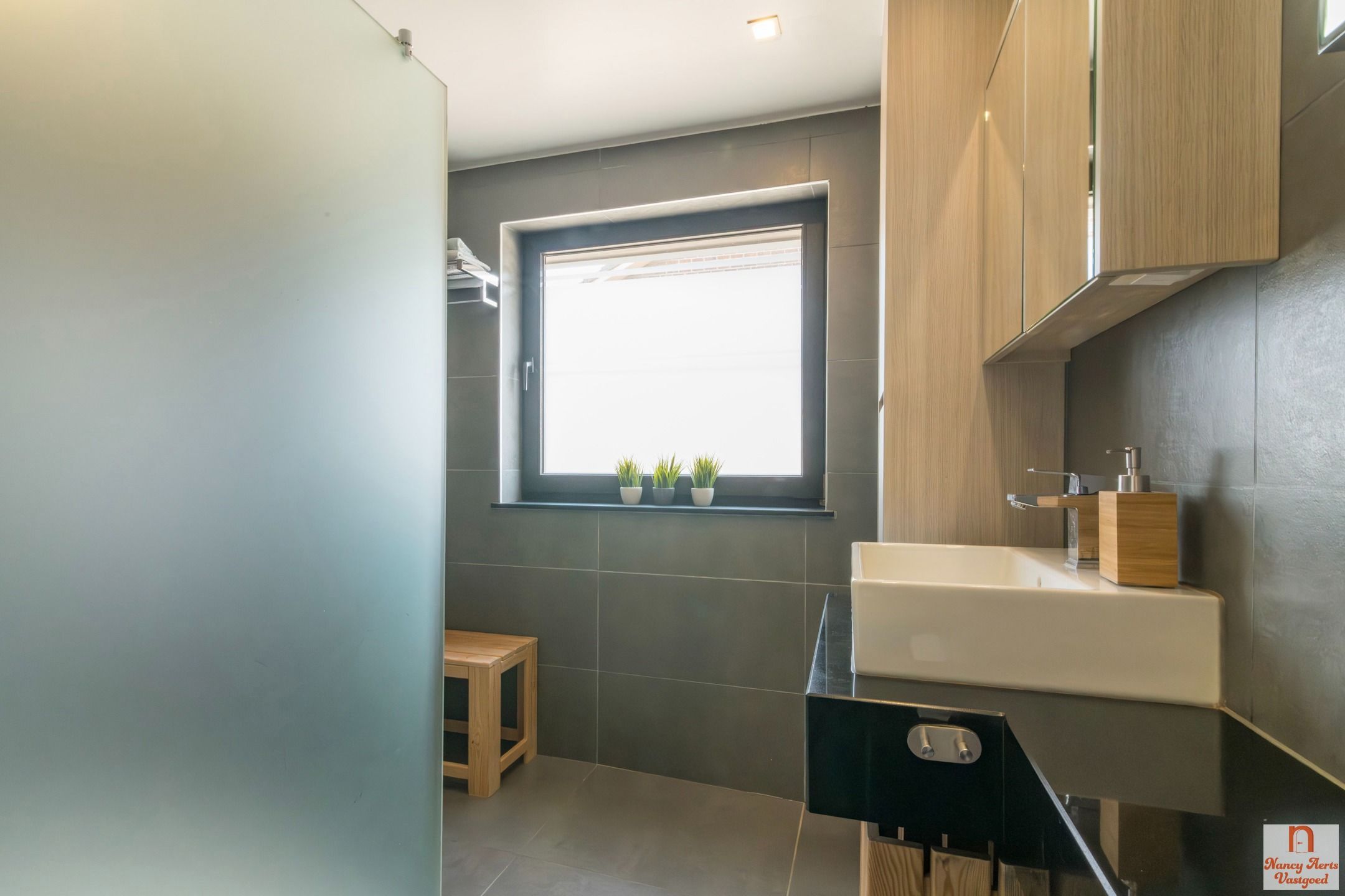 Ruime en instapklare gezinswoning met 6 slaapkamers foto 35