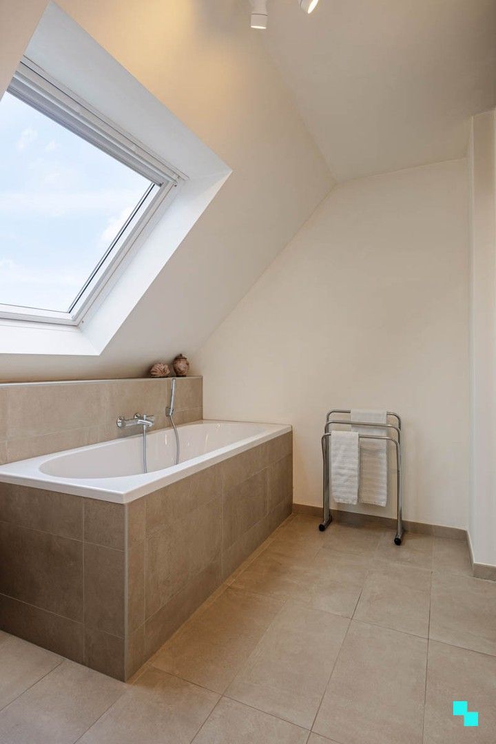 Kwalitatief afgewerkt duplex appartement in hartje Lichtervelde foto 18