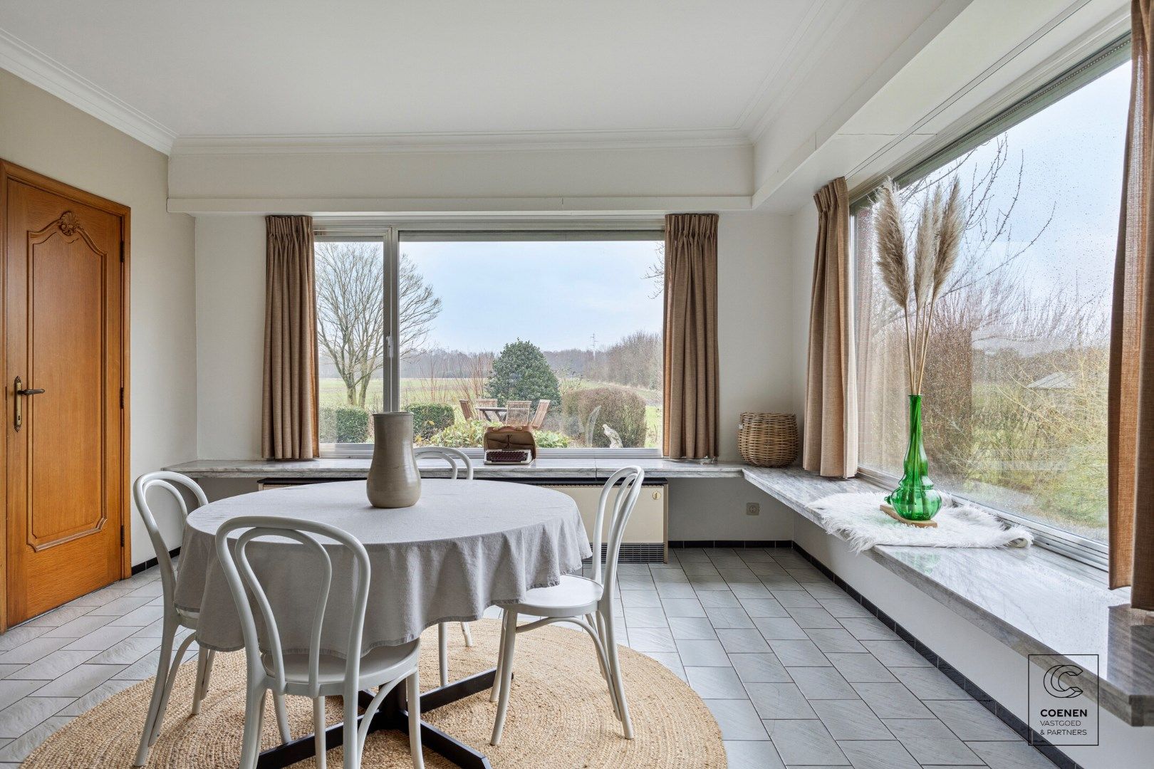 Laagbouwwoning met een bew opp van 194 m², 4 slpk's, op een schitterend perceel van 1807 m² foto 5