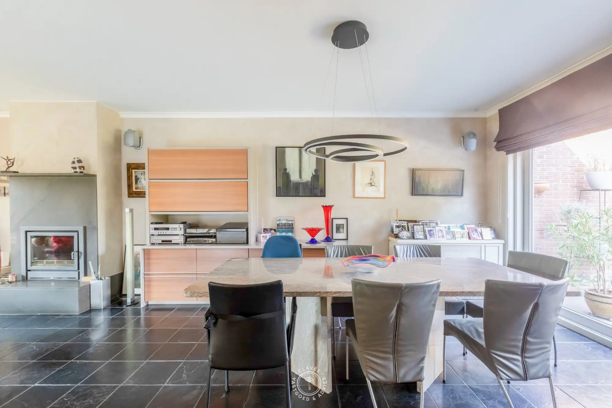 Huiselijke halfopen bebouwing met prachtige tuin in geliefde woonwijk foto 7