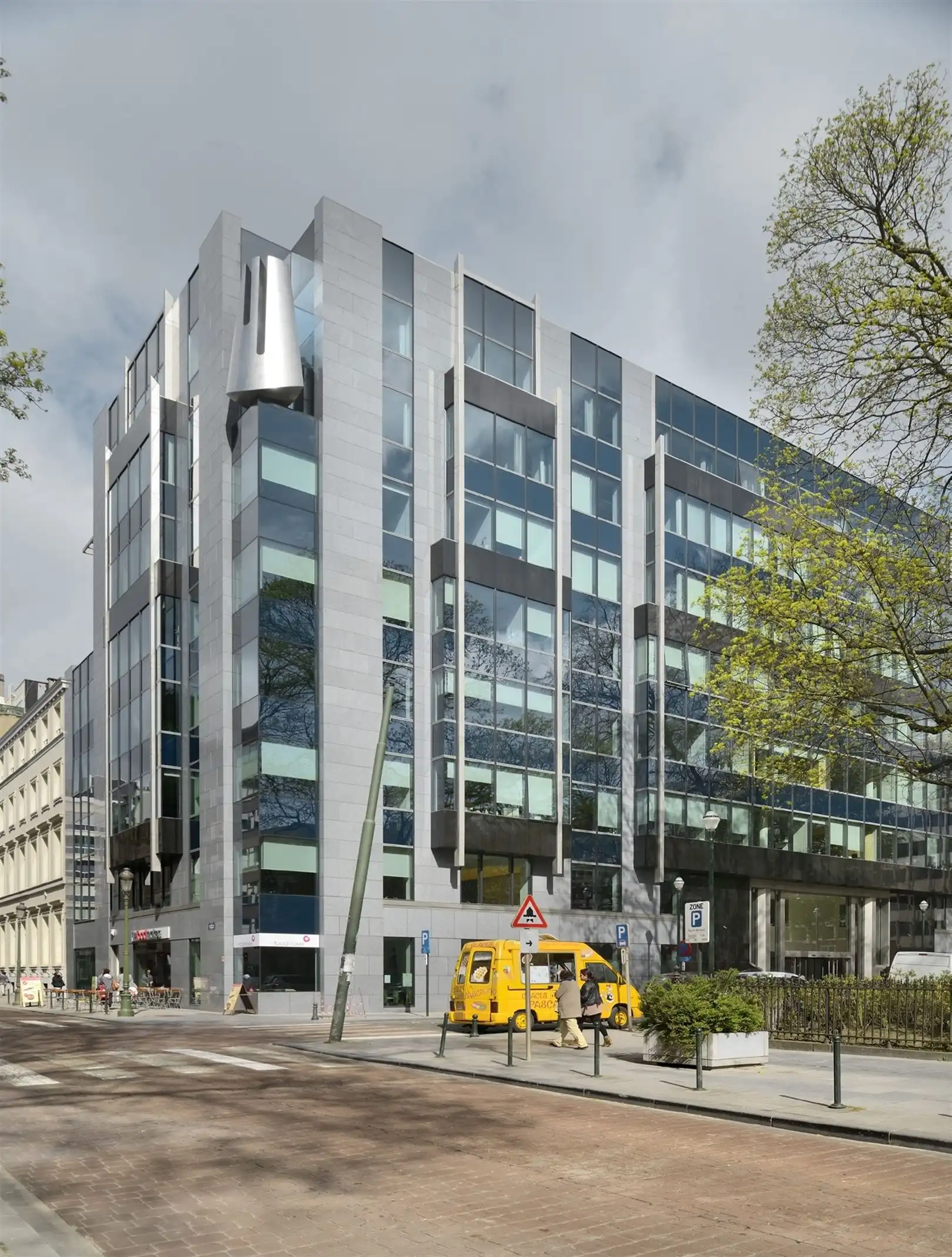 ESPACE MEEUS: kantoor te huur - 428m² foto {{pictureIndex}}