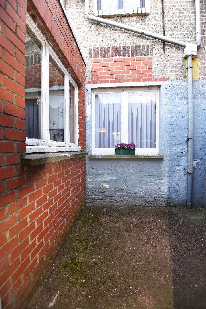Charmante te renoveren woning  mooi gelegen te centrum Eeklo foto 8