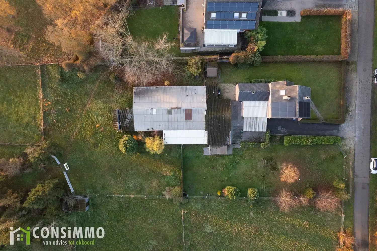Ruime vrijstaande woning met 5 slaapkamers, loods en 50a perceel in Genk-Zuid foto 3