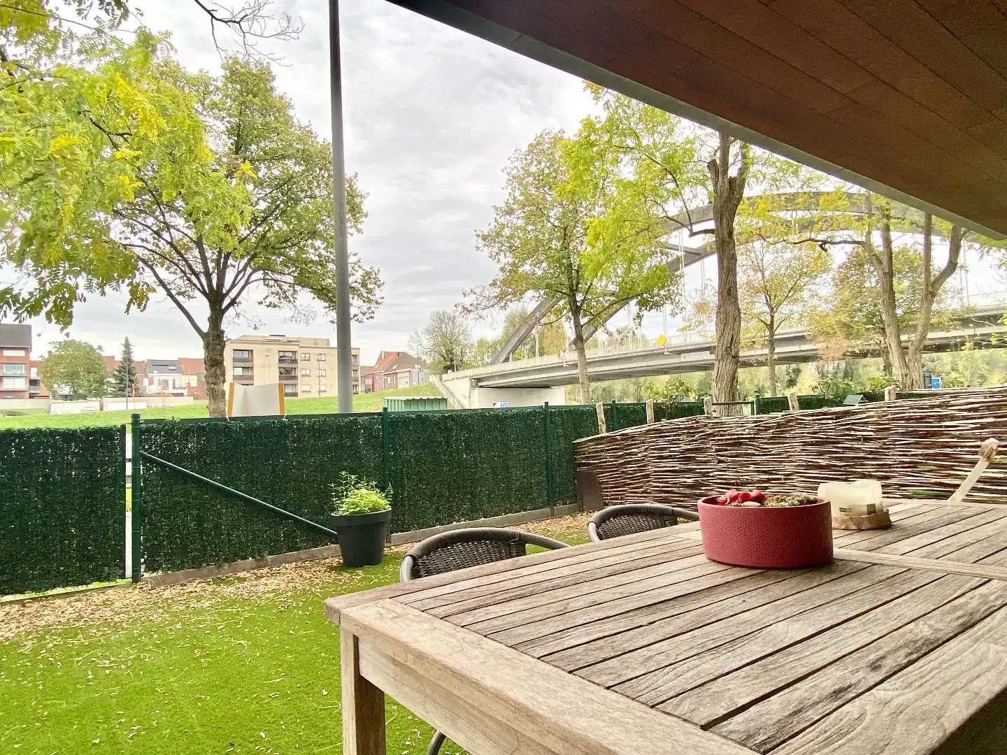 Gelijkvloers 2-slaapkamer appartement met tuin te koop in Harelbeke foto 11