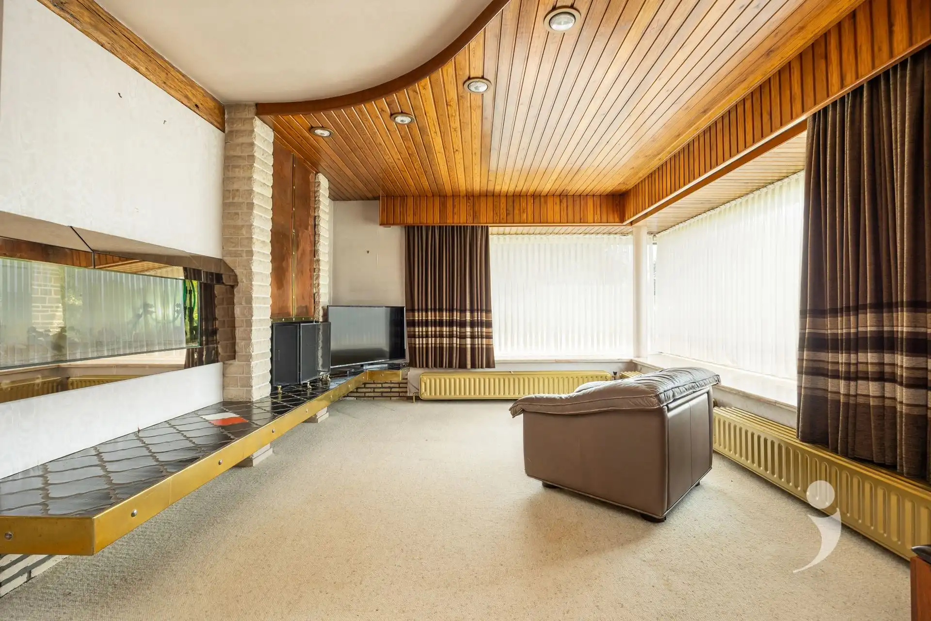 Ruime te renoveren woning!  foto 6
