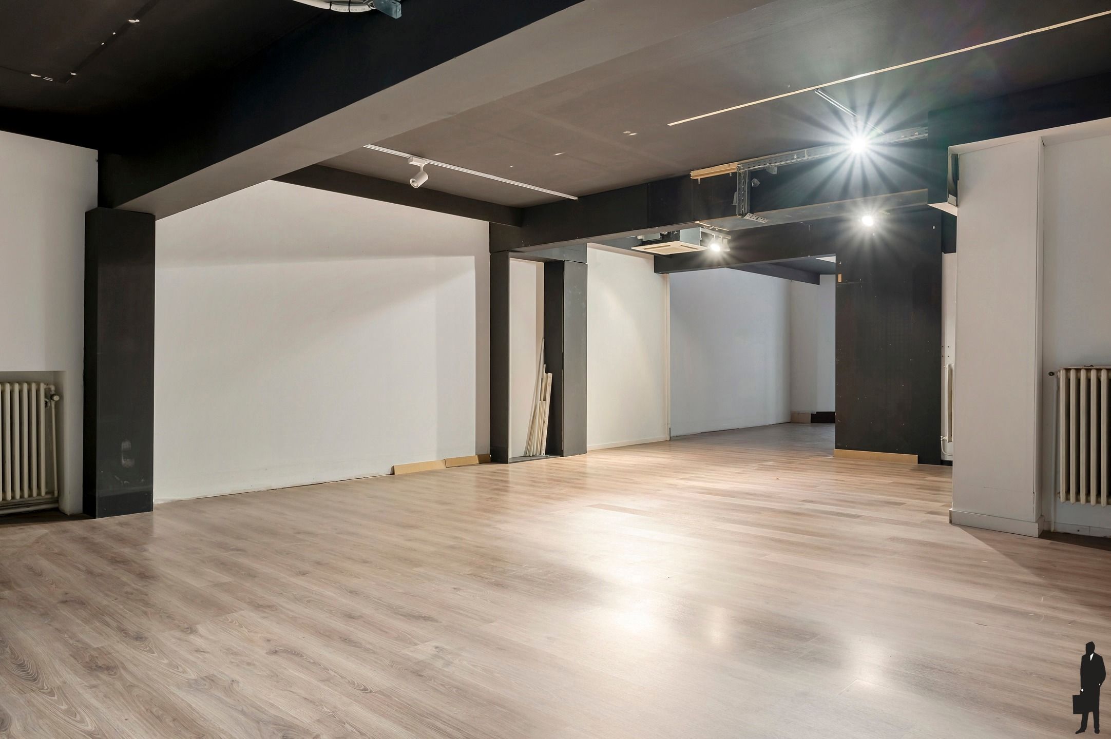 Ruim gelijkvloers handelspand met een oppervlakte van 180m² foto 8